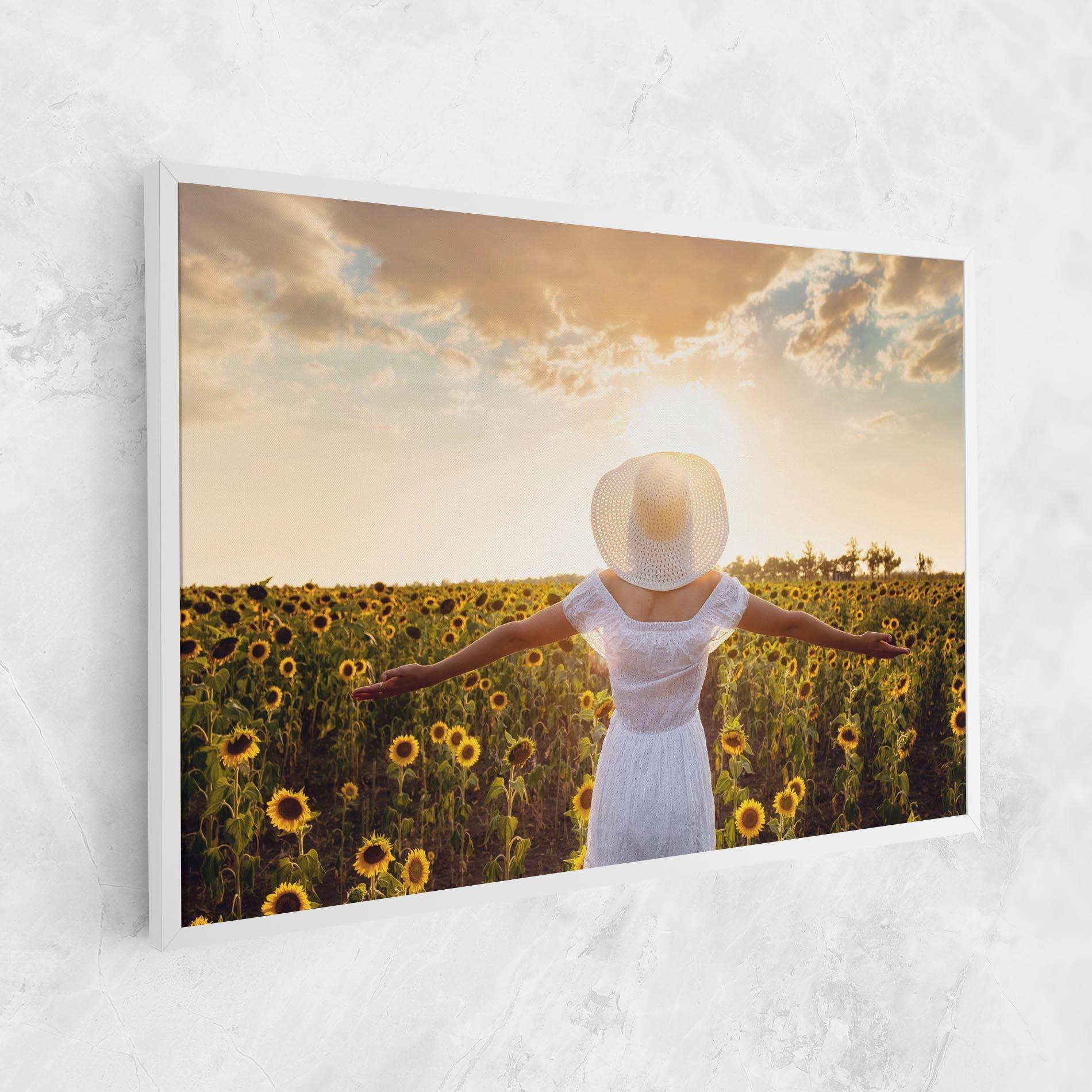Tablou Canvas Girl In Nature mockup 1