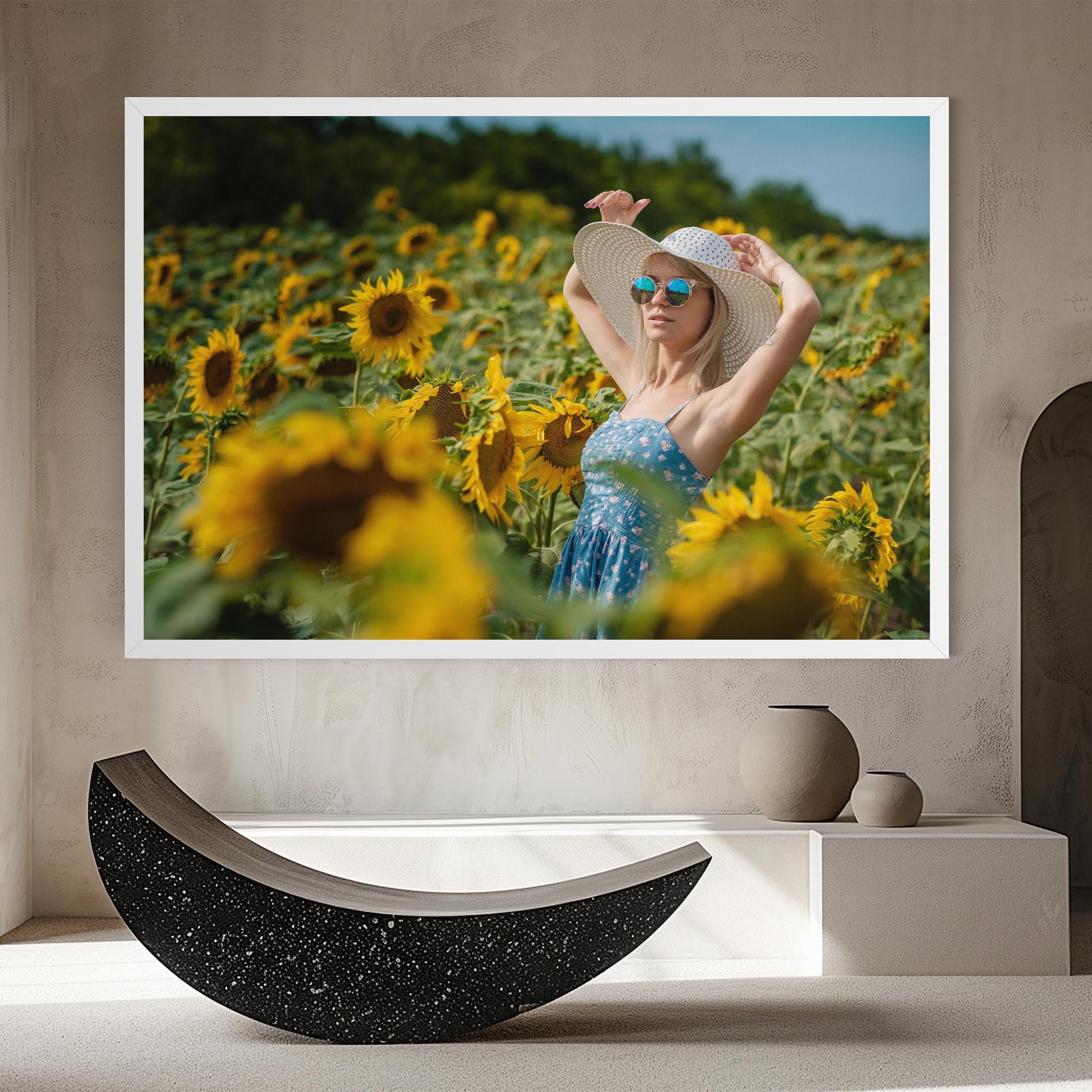 Tablou Canvas Model Posing mockup 8