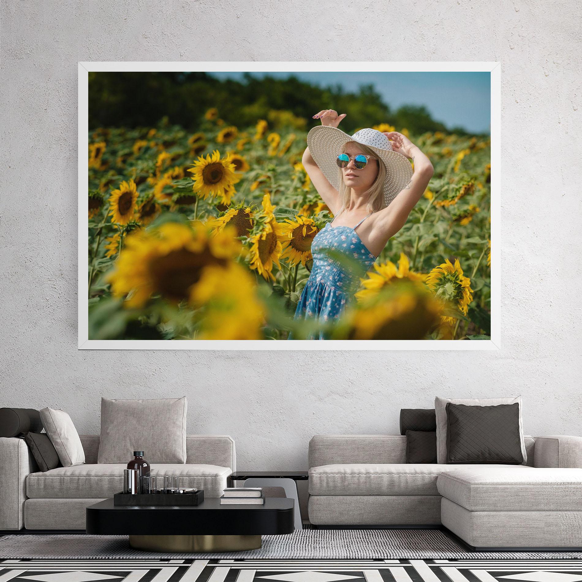 Tablou Canvas Model Posing mockup 2