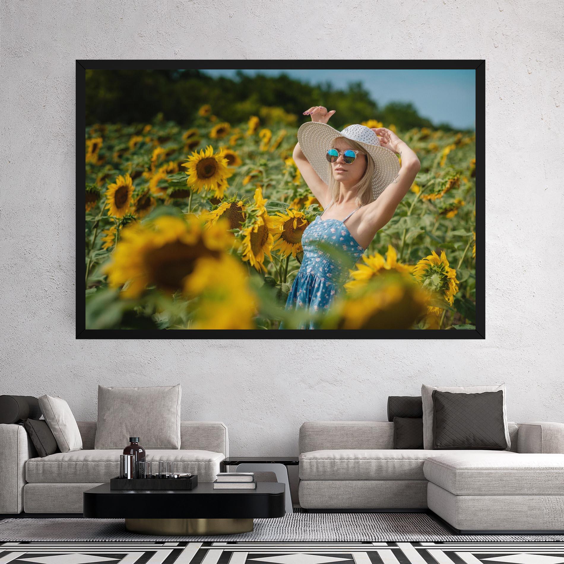 Tablou Canvas Model Posing mockup 2