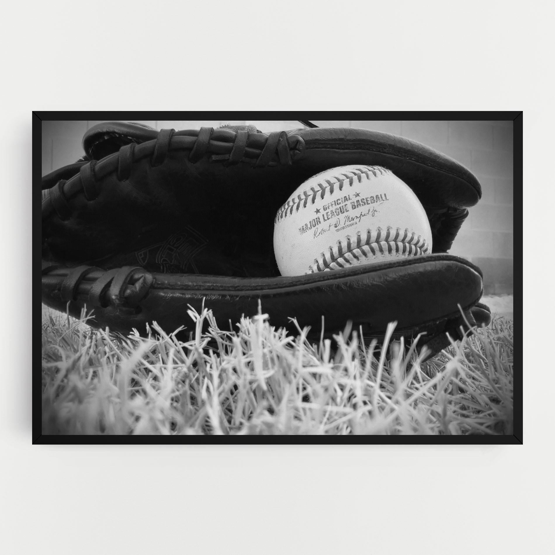 Tablou Canvas Black Baseball Glove mockup 0