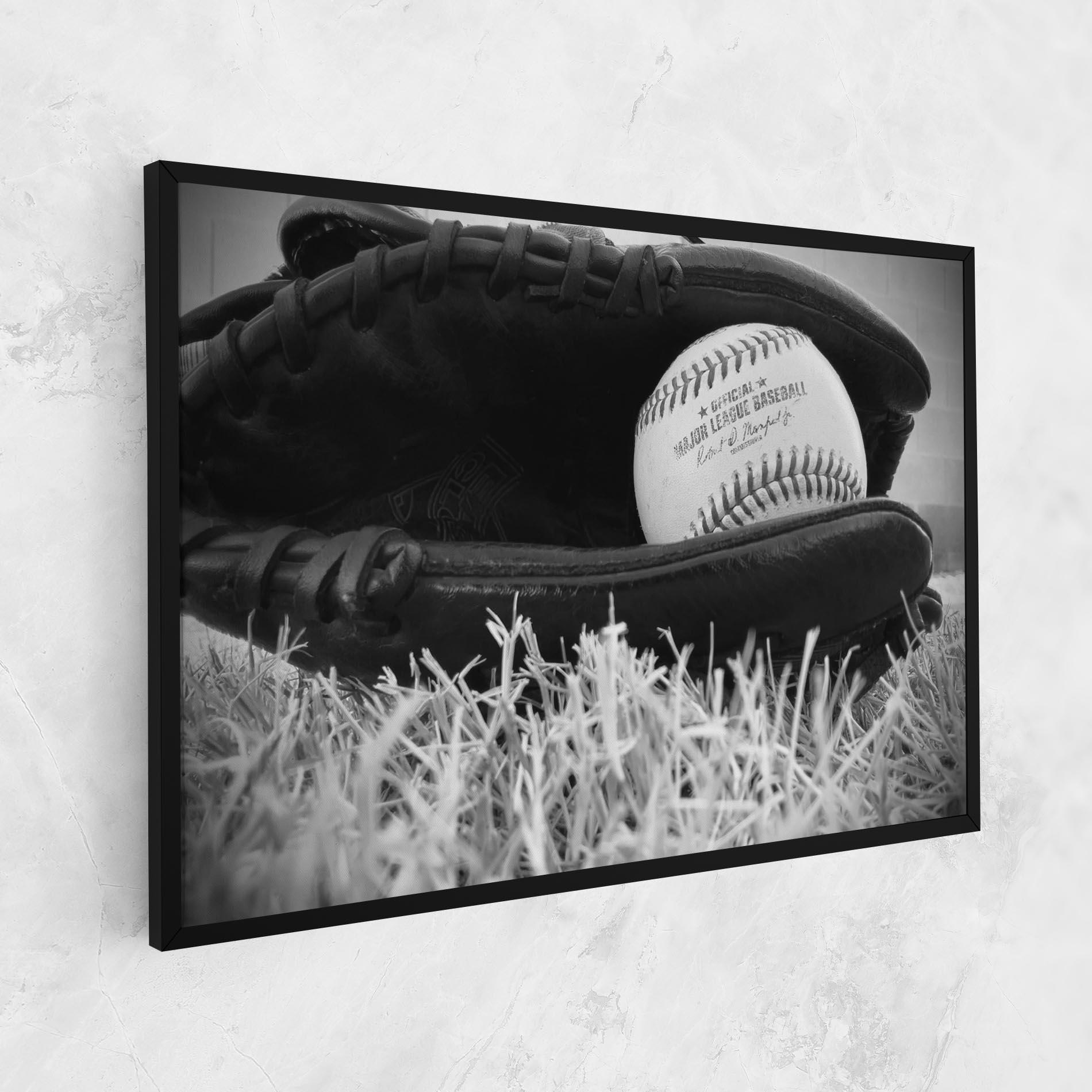 Tablou Canvas Black Baseball Glove mockup 1
