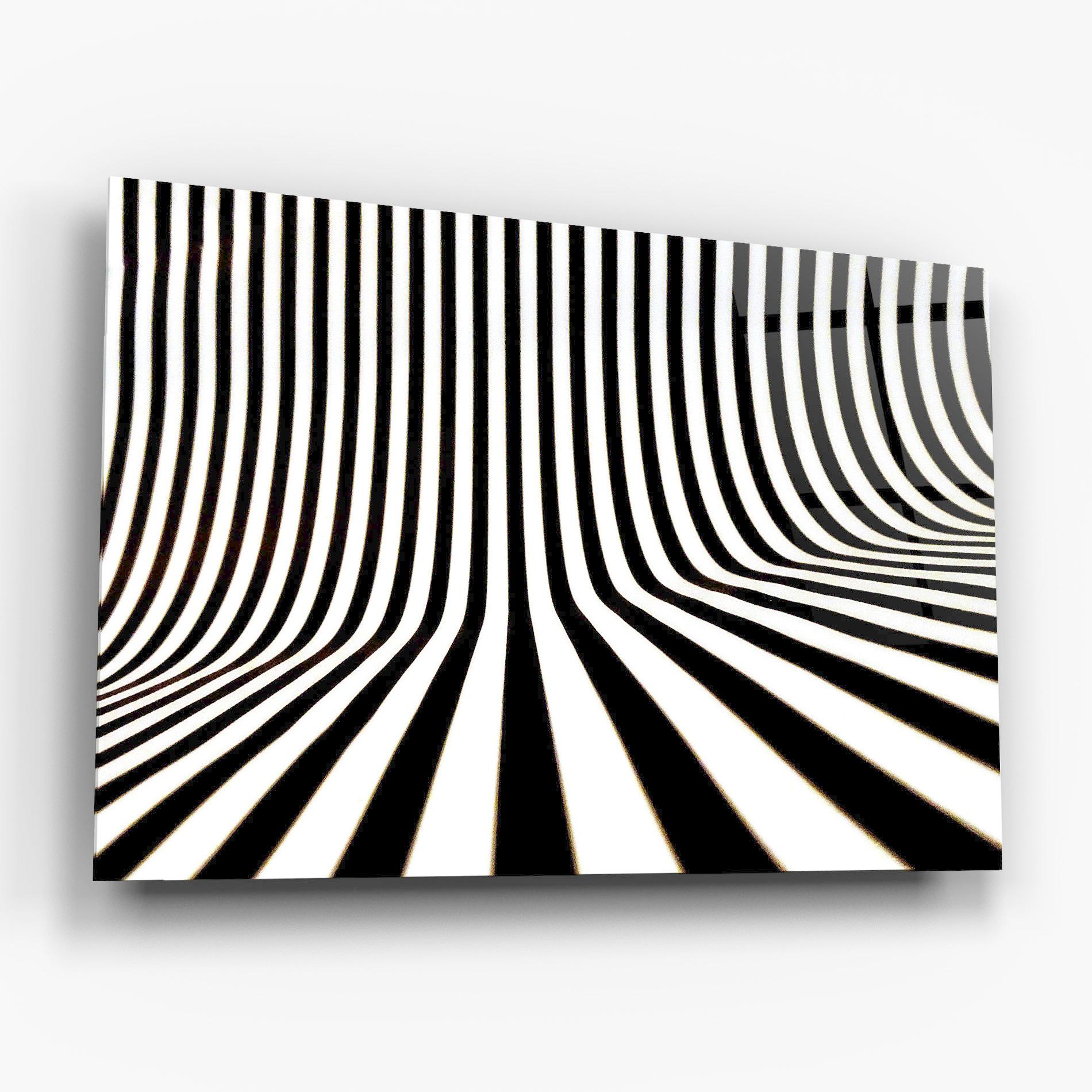 Tablou Sticla Black And White Illusion mockup 6
