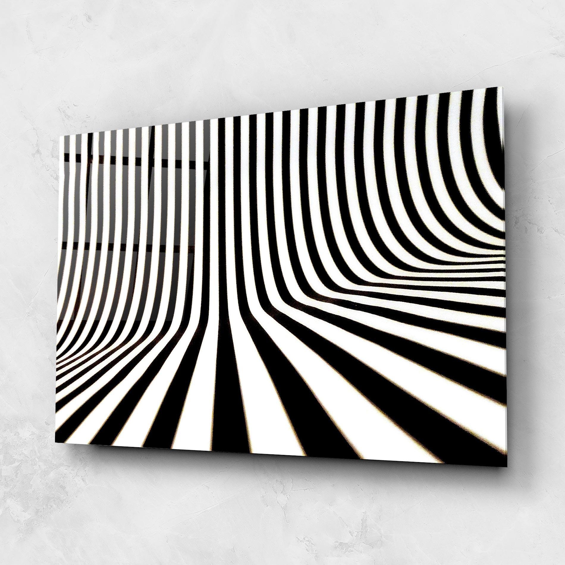 Tablou Sticla Black And White Illusion mockup 1