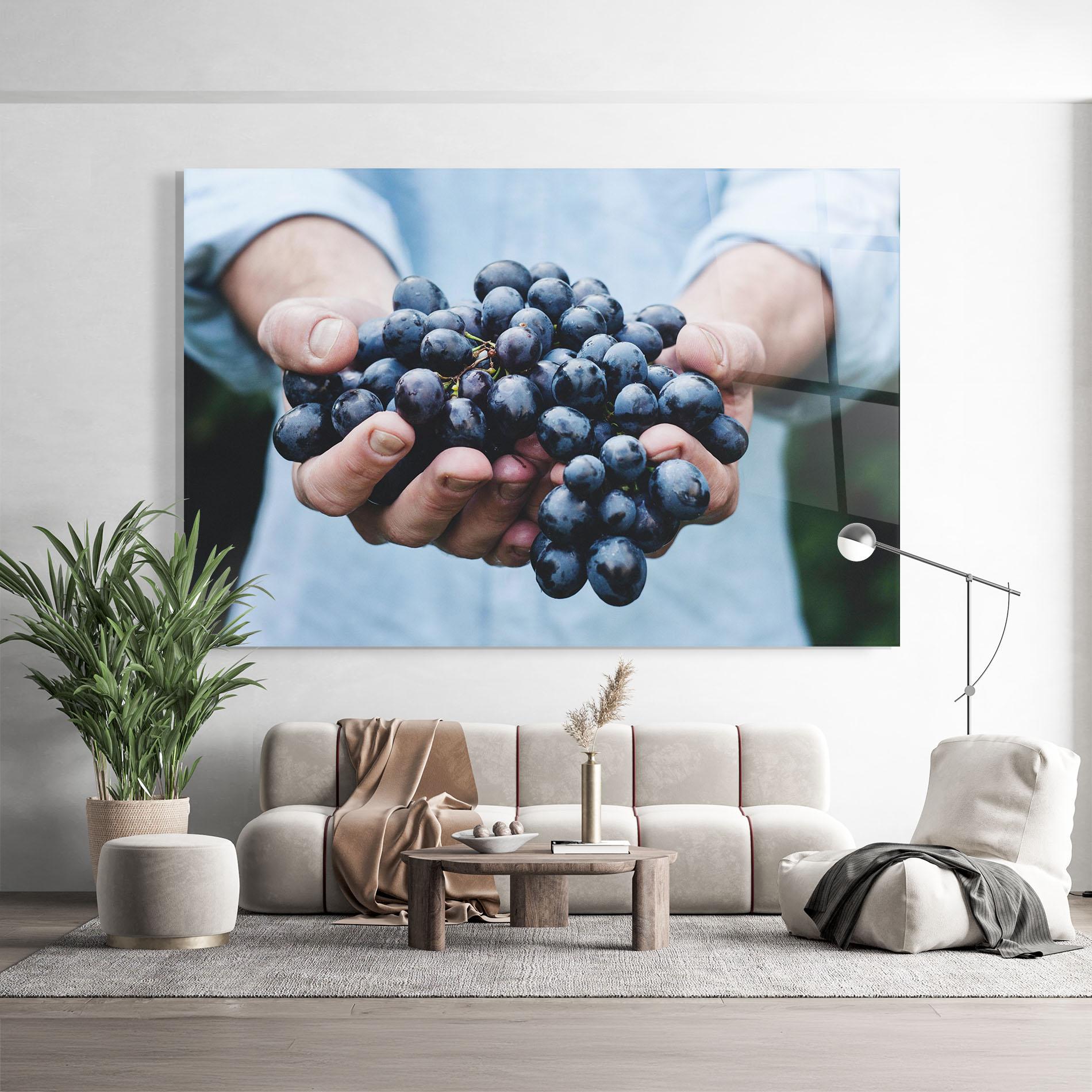 Tablou Sticla Holding Grapes mockup 9