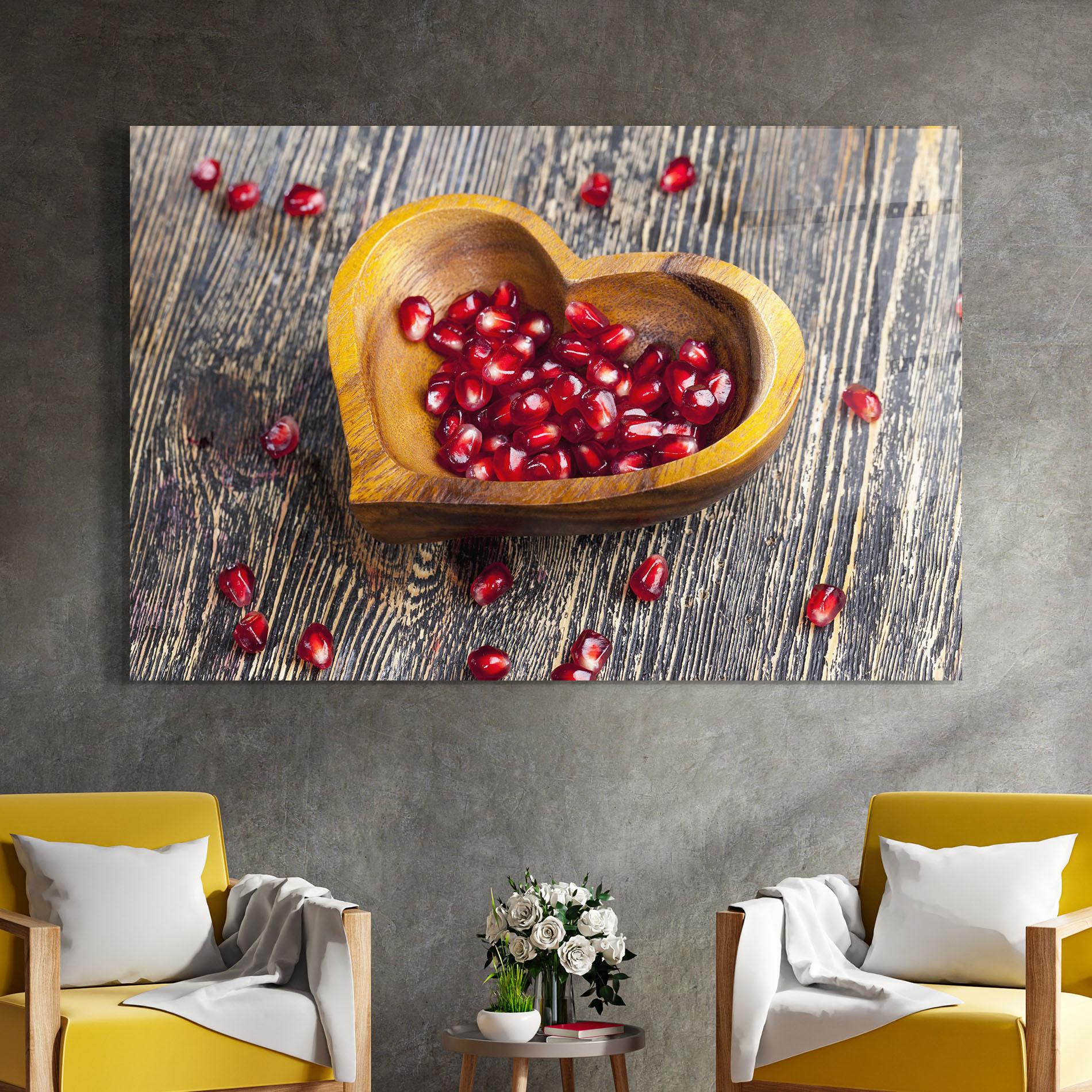 Tablou Sticla Heart Pomegranate Seeds mockup 4