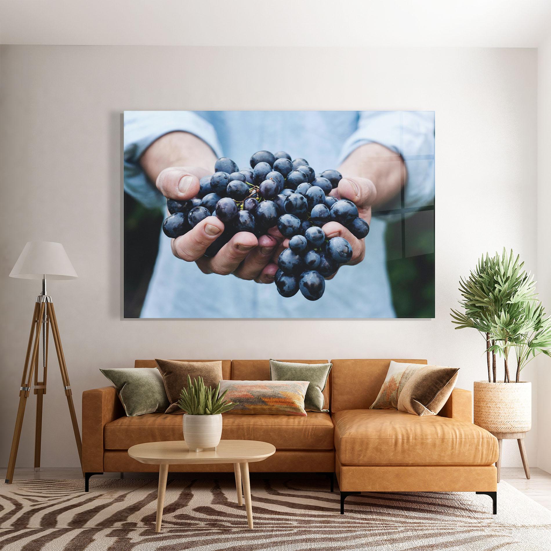 Tablou Sticla Holding Grapes mockup 7