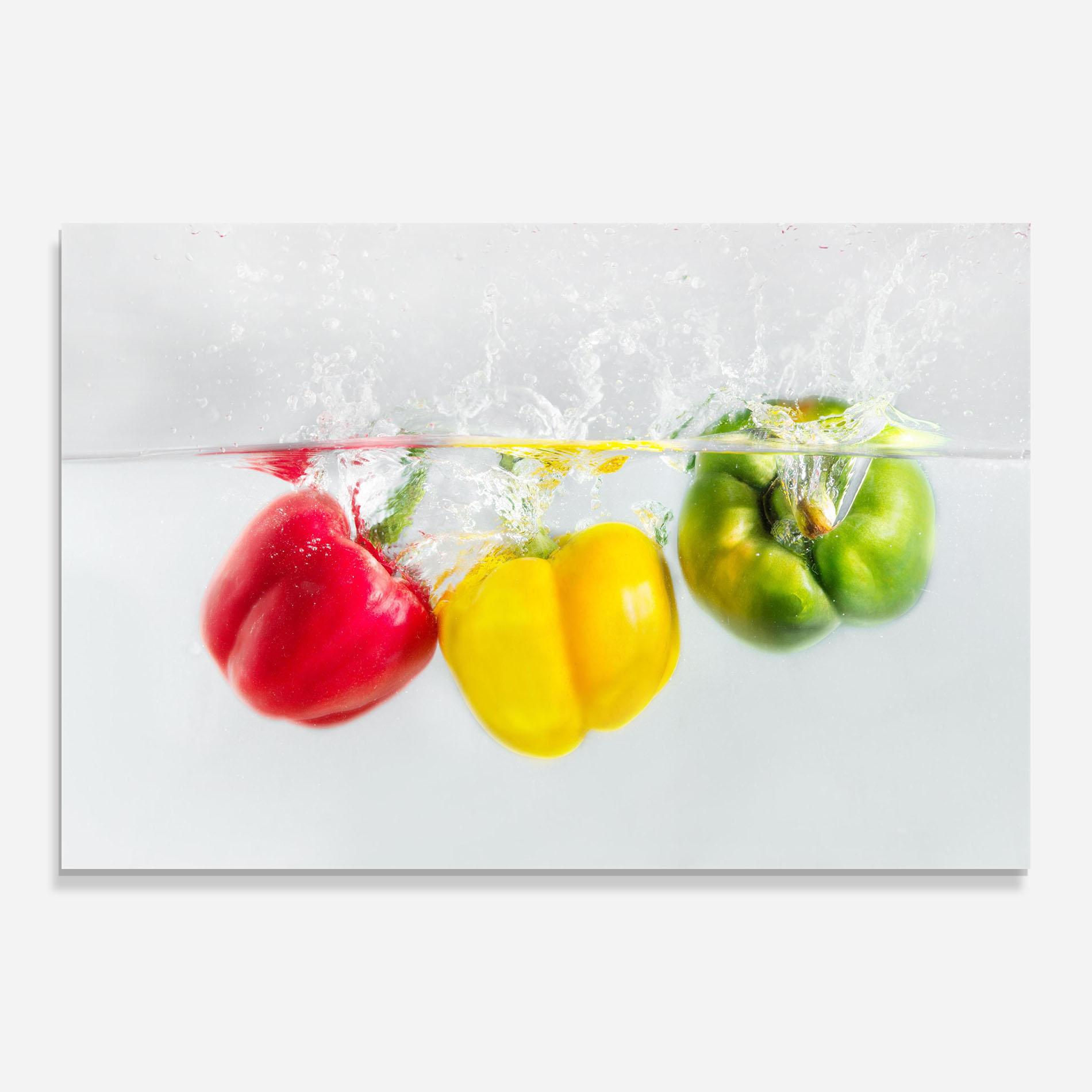 Tablou Sticla Bellpepper In Water mockup 0