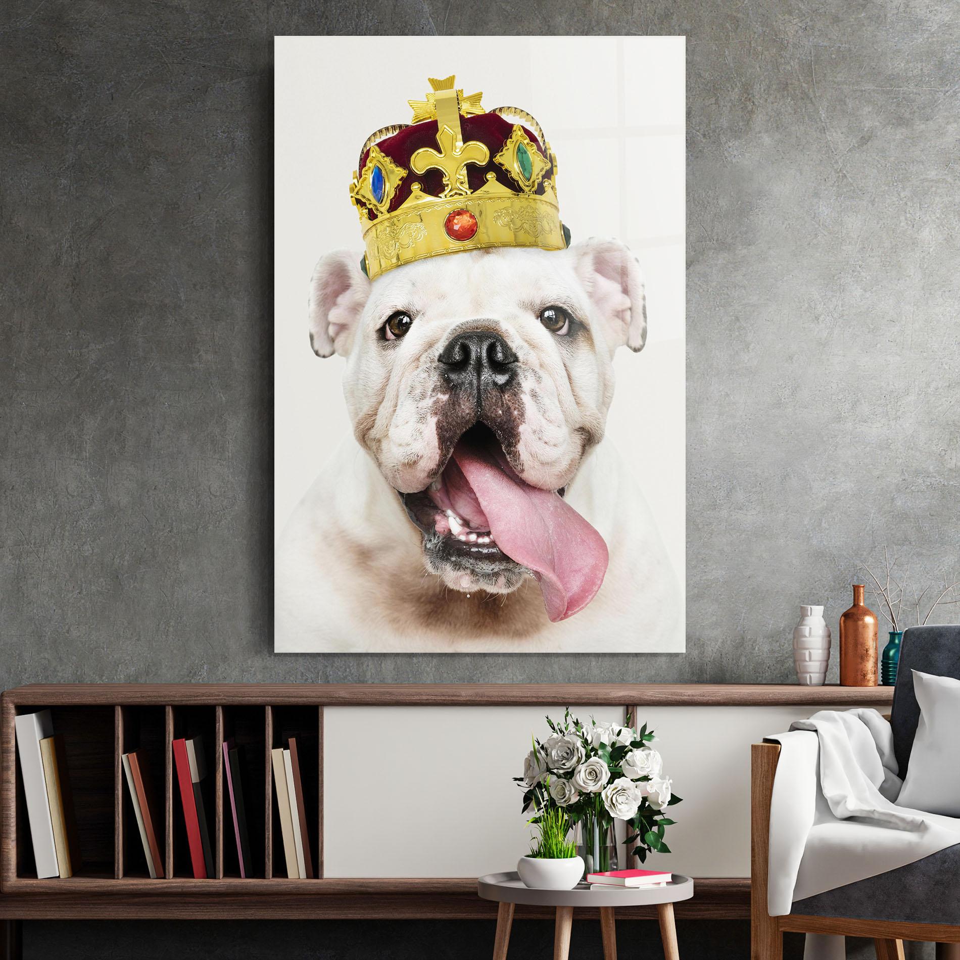 Tablou Sticla Bulldog Wearing Crown mockup 2
