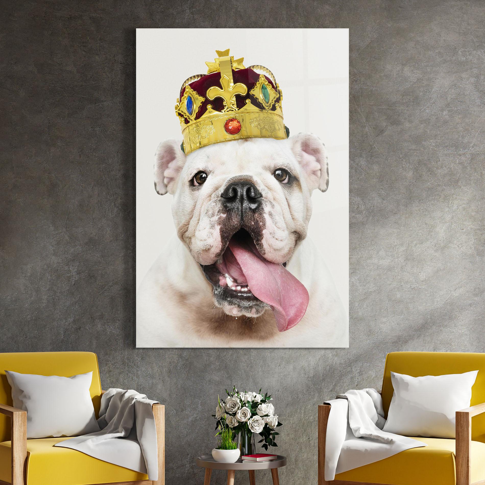 Tablou Sticla Bulldog Wearing Crown mockup 4