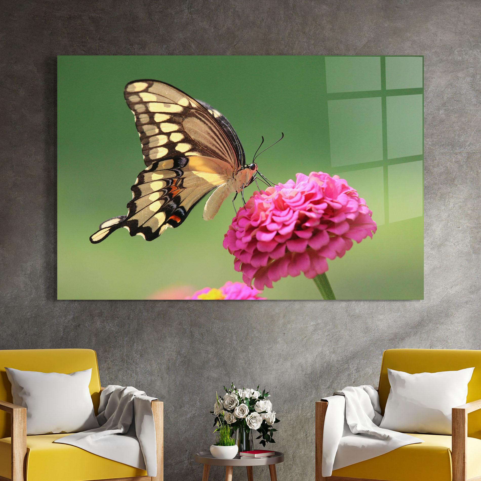 Tablou Sticla Cute Cream Butterfly mockup 4