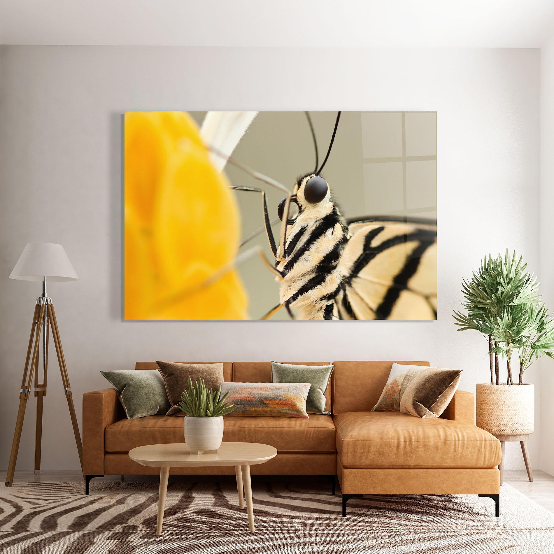 Tablou Sticla Close Up Cream Butterfly mockup 7