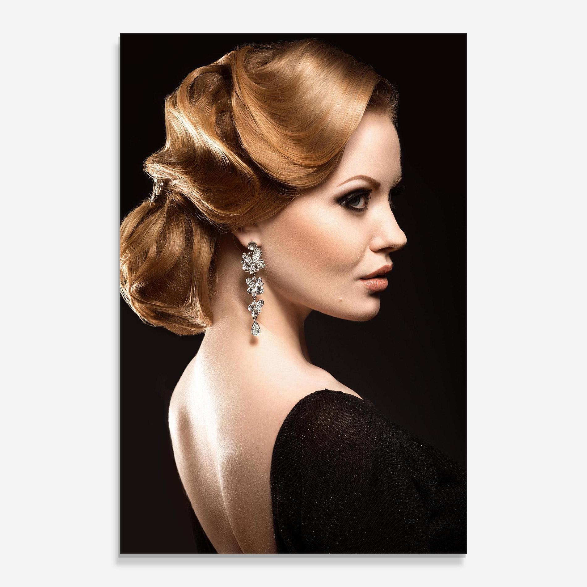 Tablou Sticla Elegant Earrings mockup 0