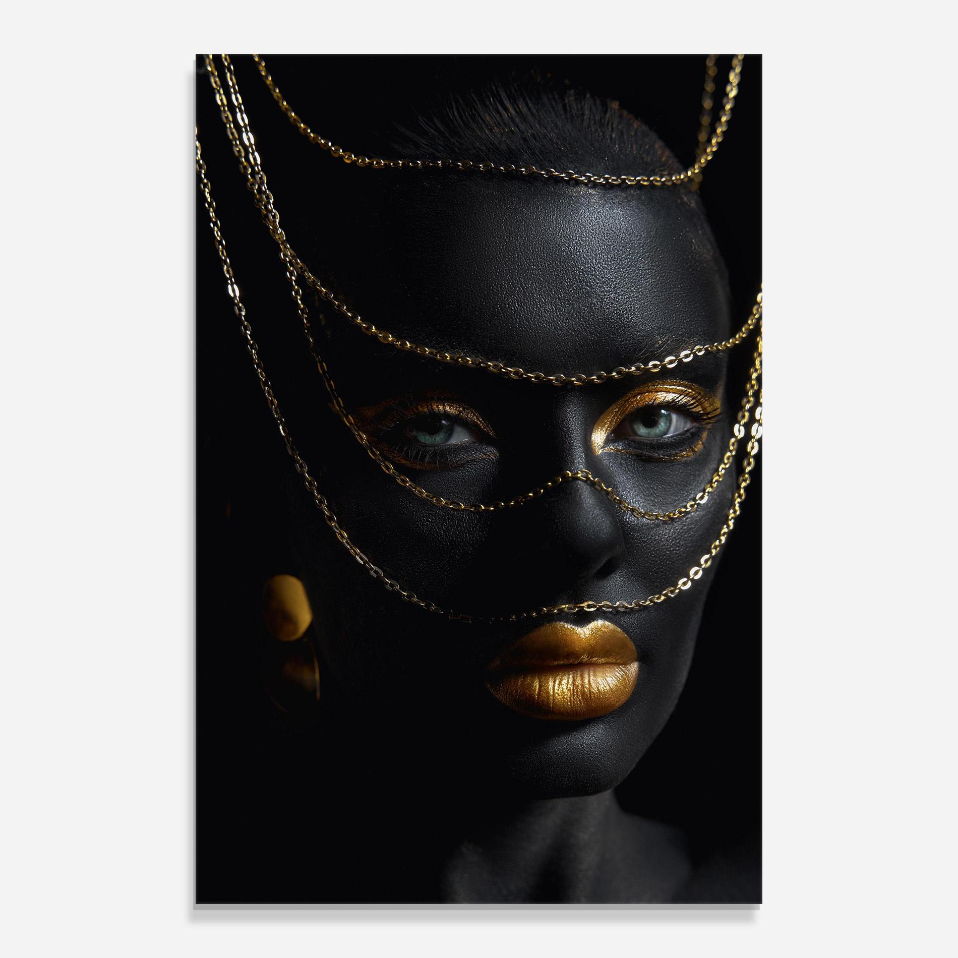Tablou Sticla Gold Chain Green Eyes mockup 0