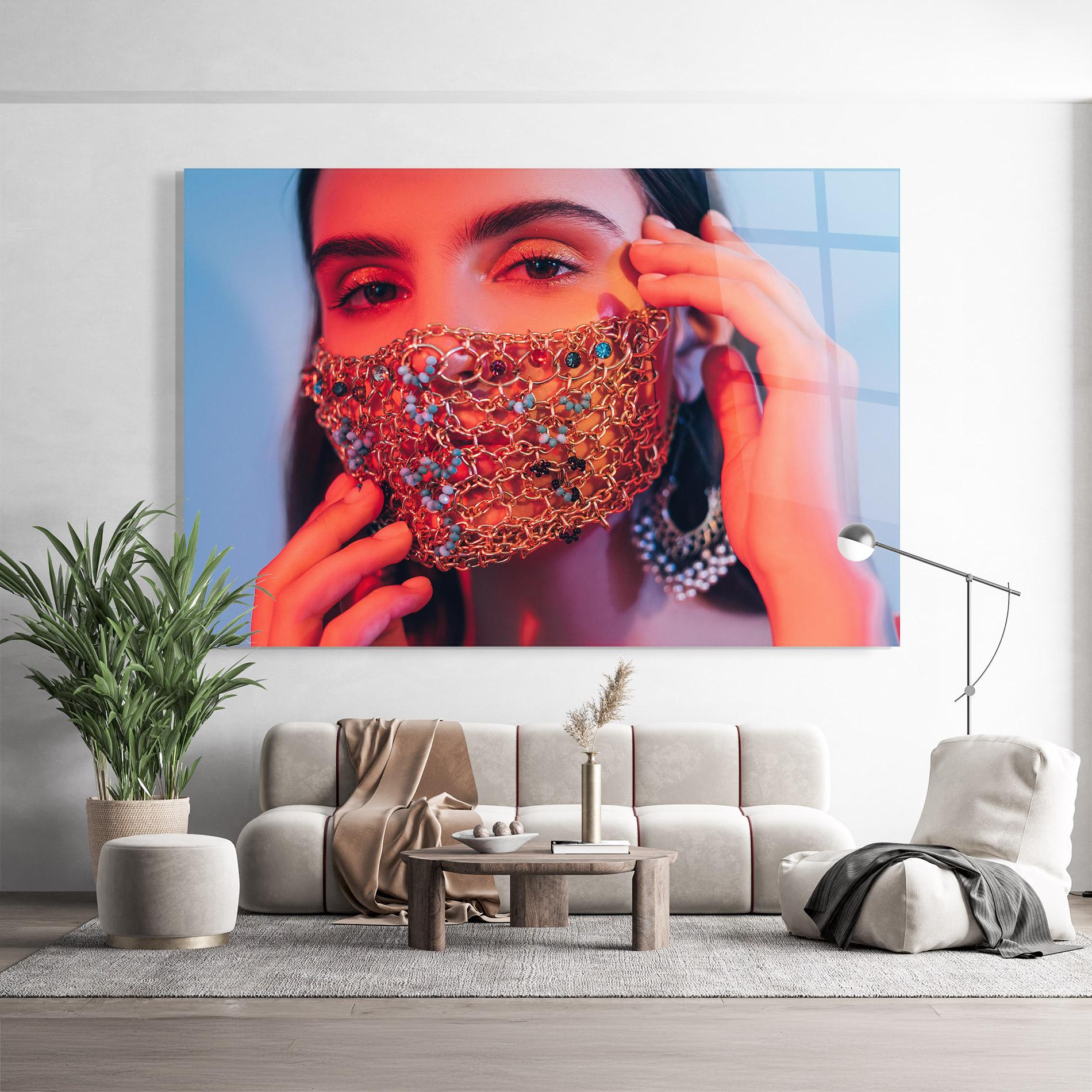 Tablou Sticla Gold Chain Face Mask mockup 9
