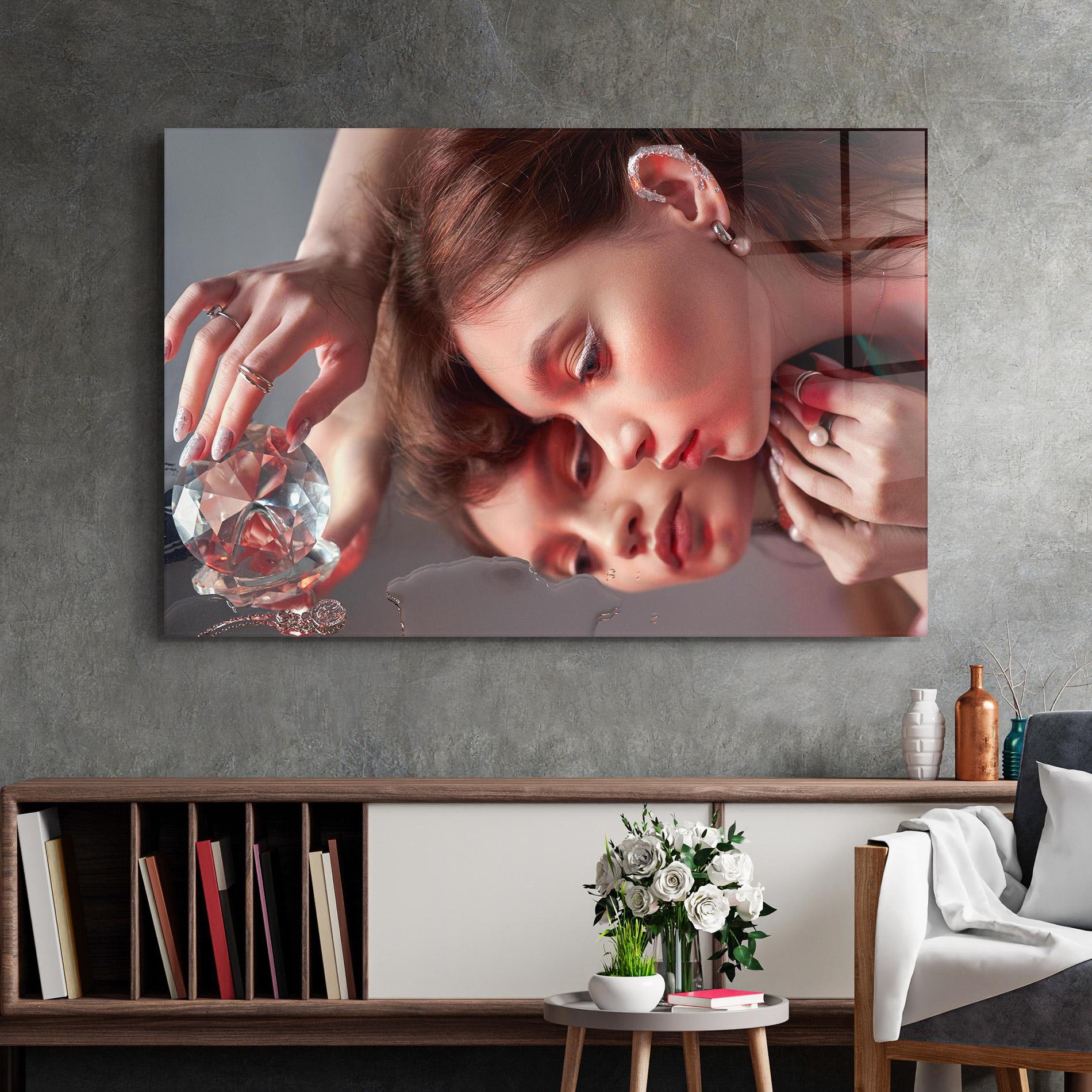 Tablou Sticla Big Diamond Hand mockup 2