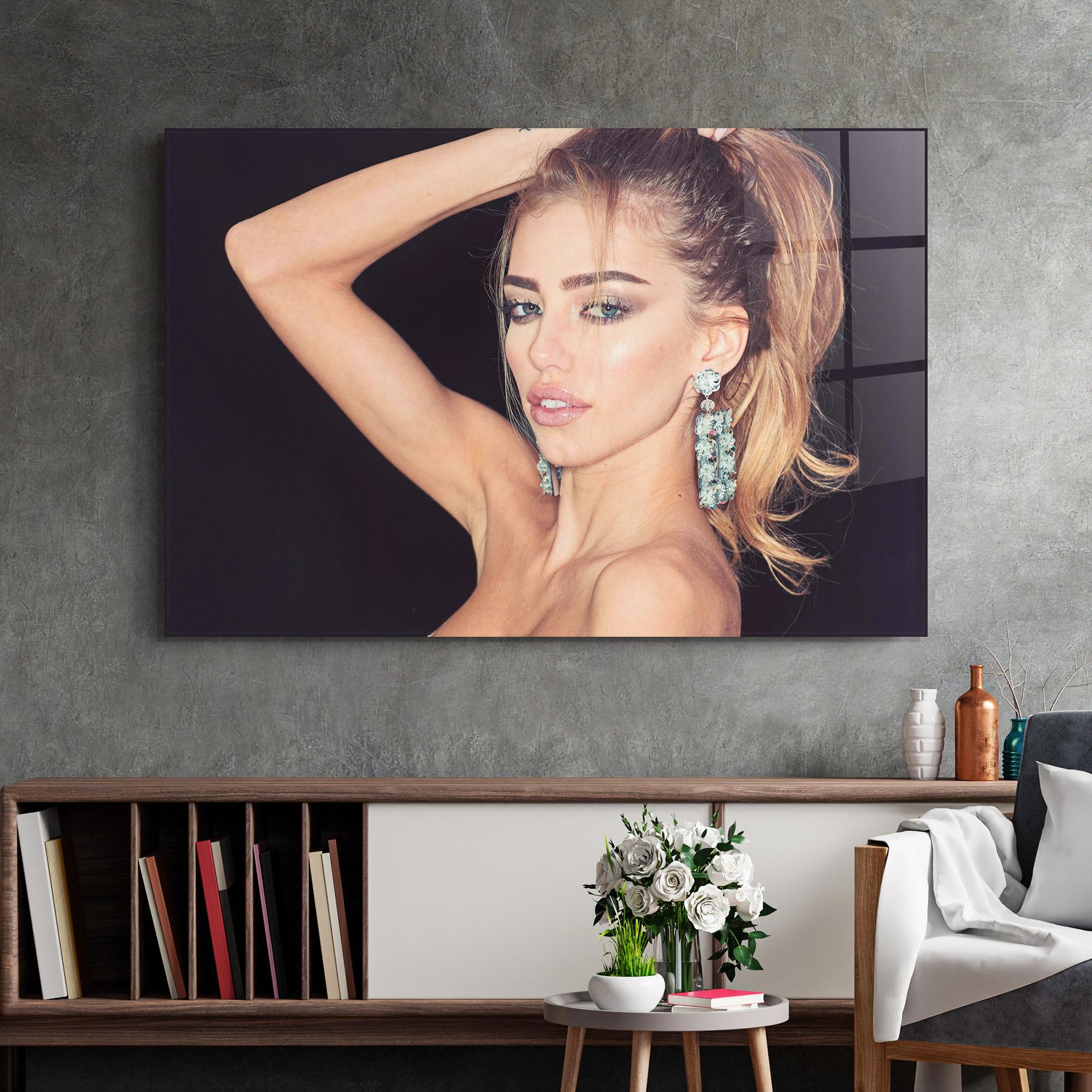 Tablou Sticla Flower Earrings mockup 2