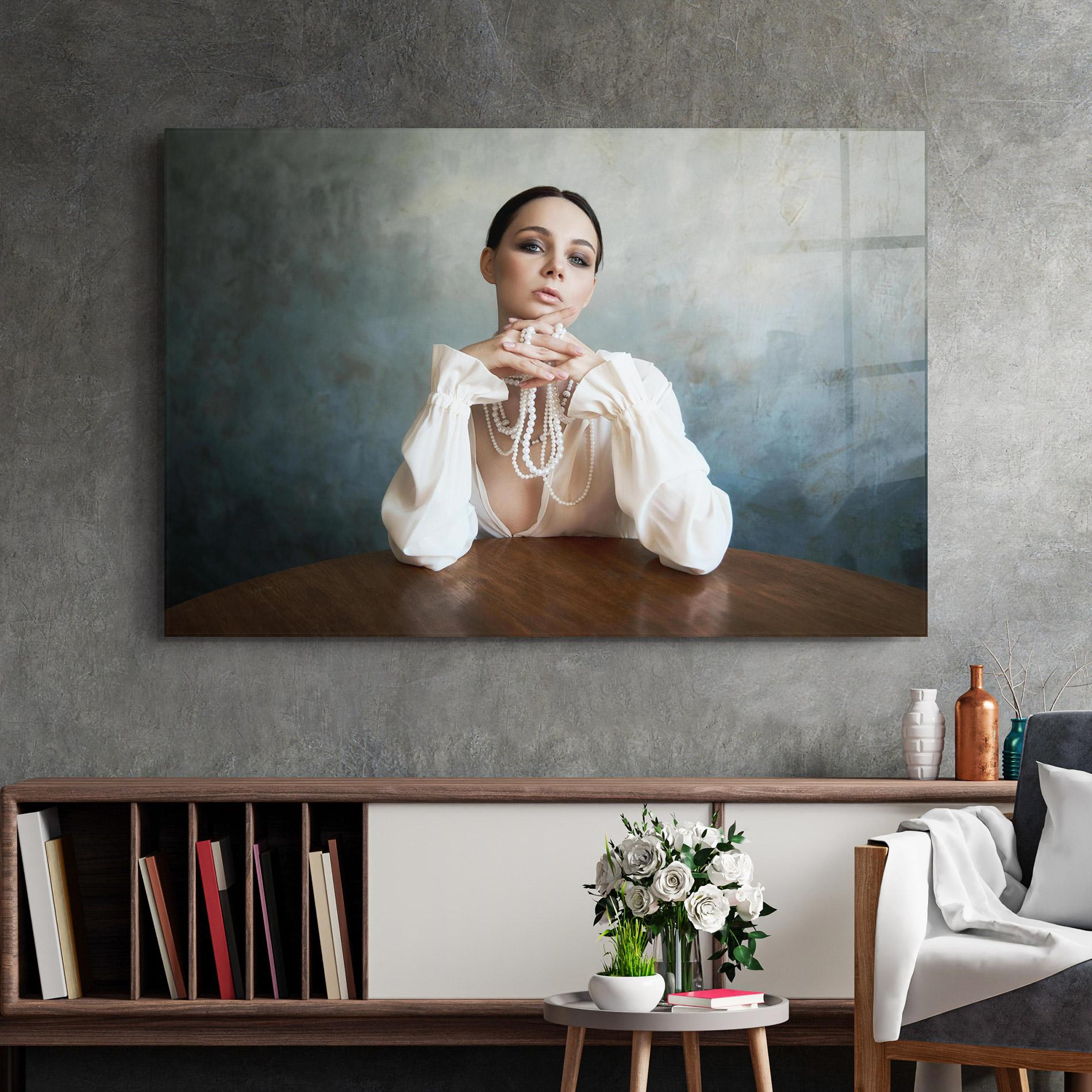 Tablou Sticla Girl White Pearls mockup 2