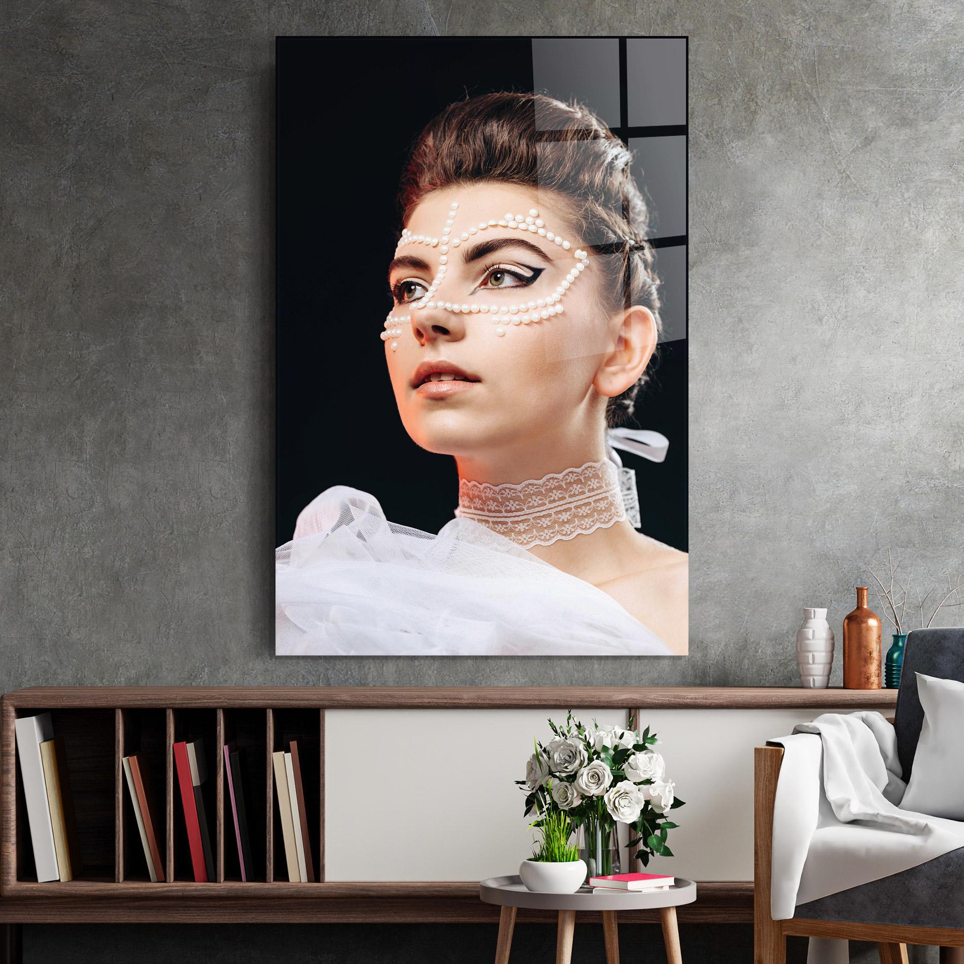 Tablou Sticla Fashion Portrait Pearls mockup 2