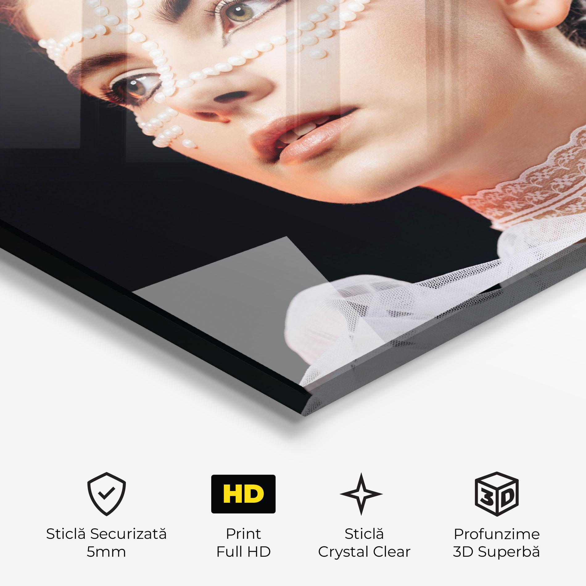 Tablou Sticla Fashion Portrait Pearls mockup 3