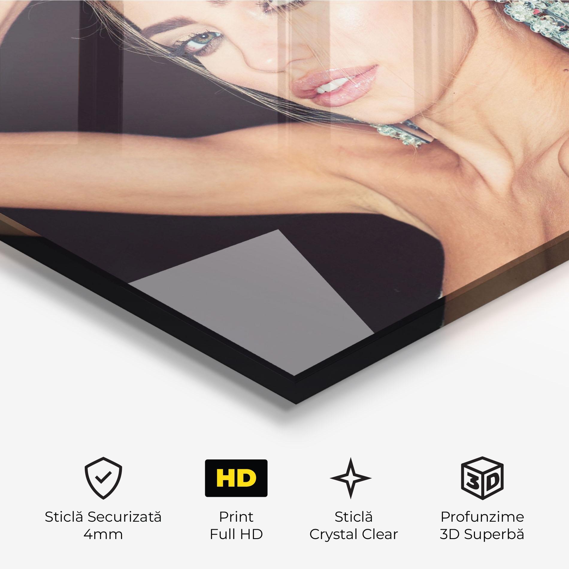 Tablou Sticla Flower Earrings mockup 3