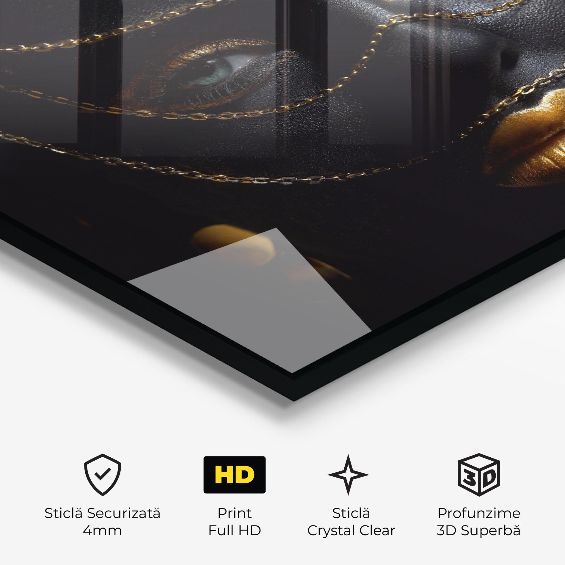 Tablou Sticla Gold Chain Green Eyes mockup 3