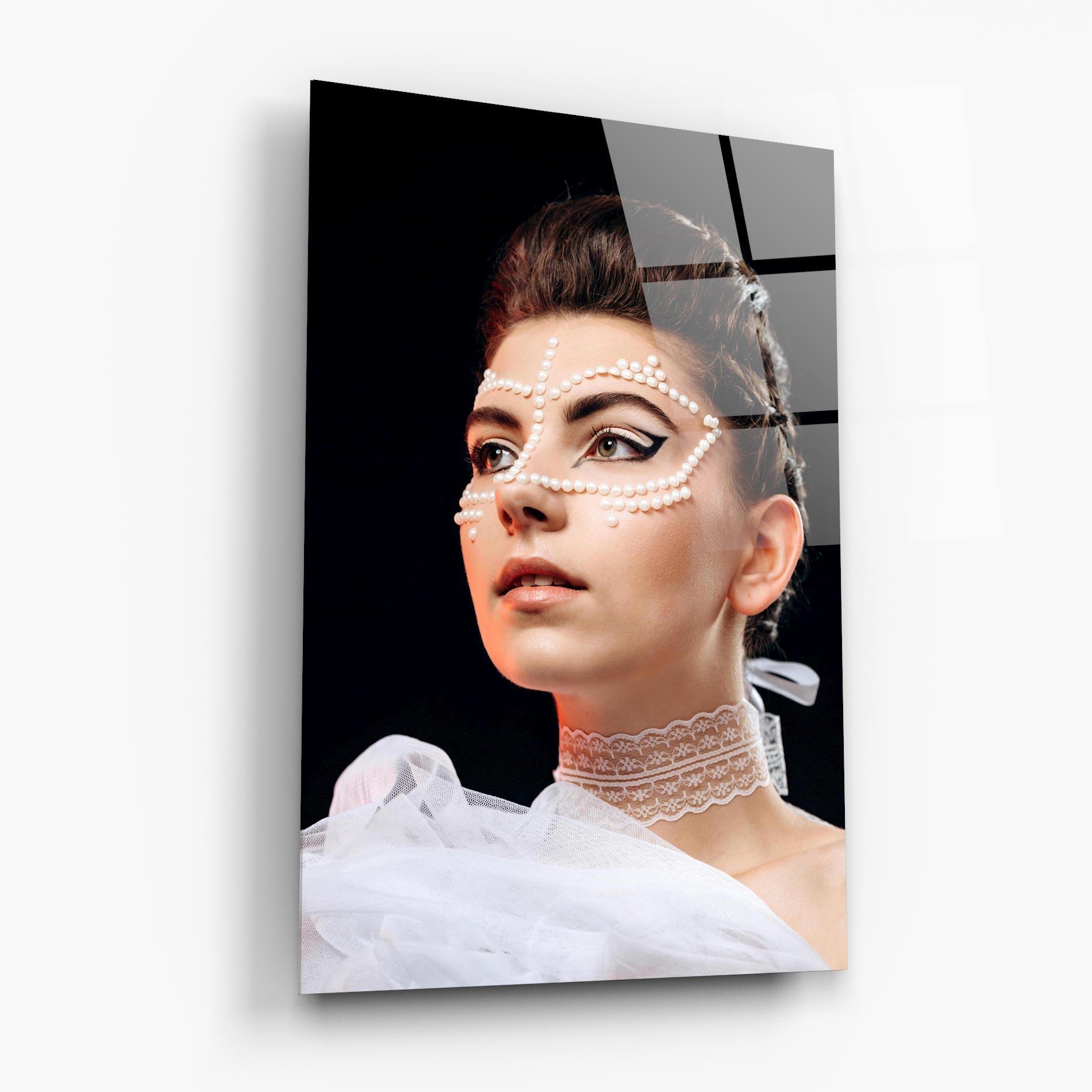Tablou Sticla Fashion Portrait Pearls mockup 6