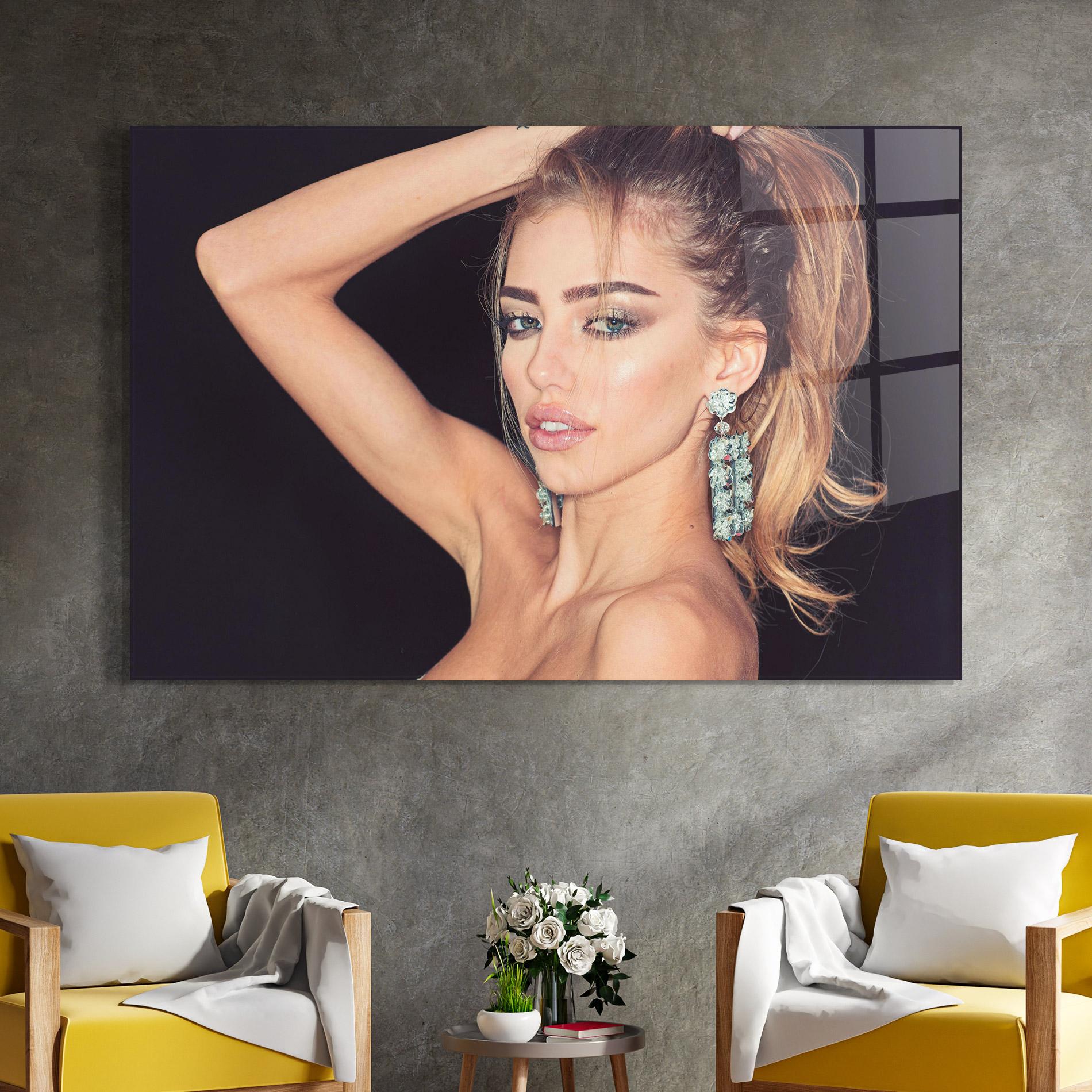 Tablou Sticla Flower Earrings mockup 4