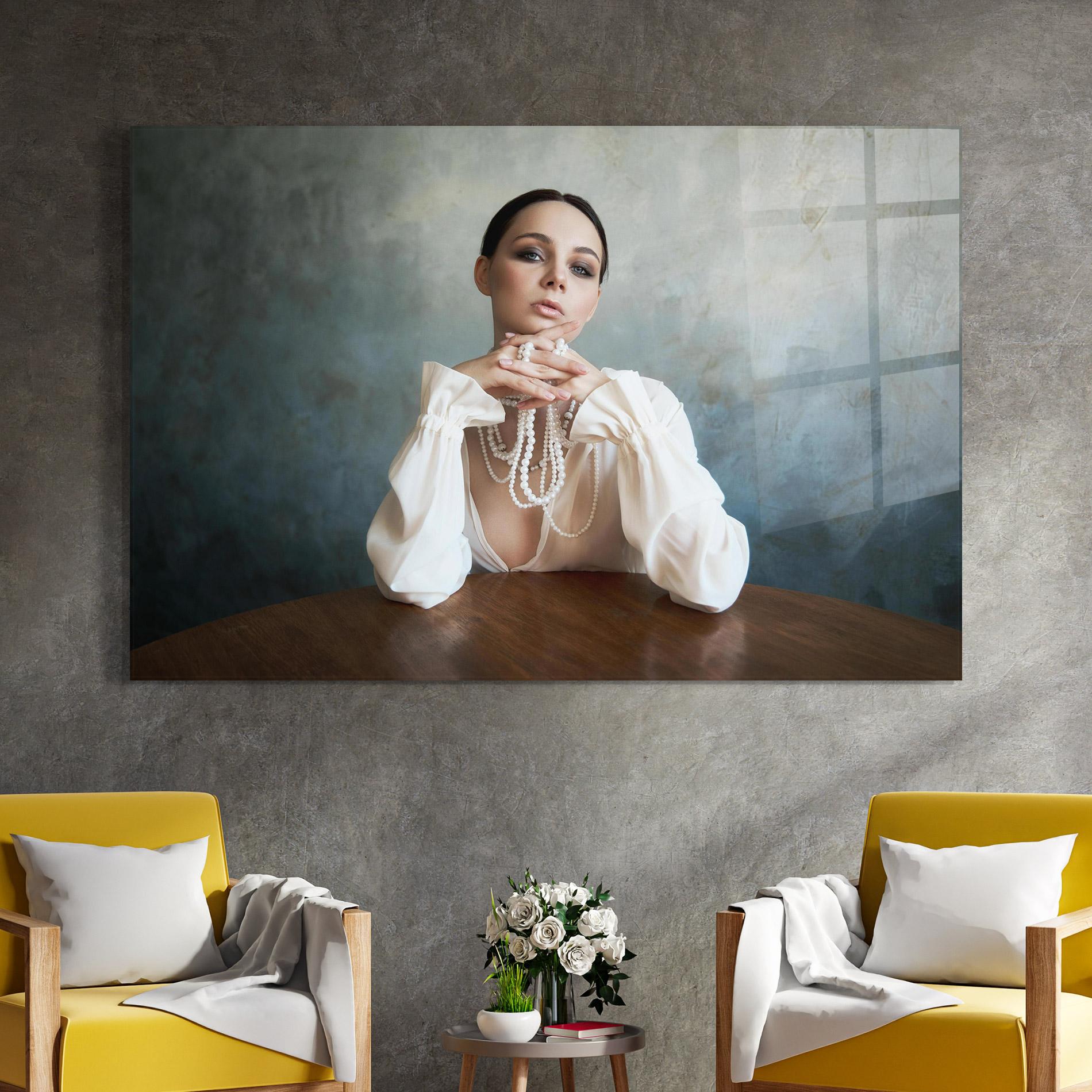 Tablou Sticla Girl White Pearls mockup 4