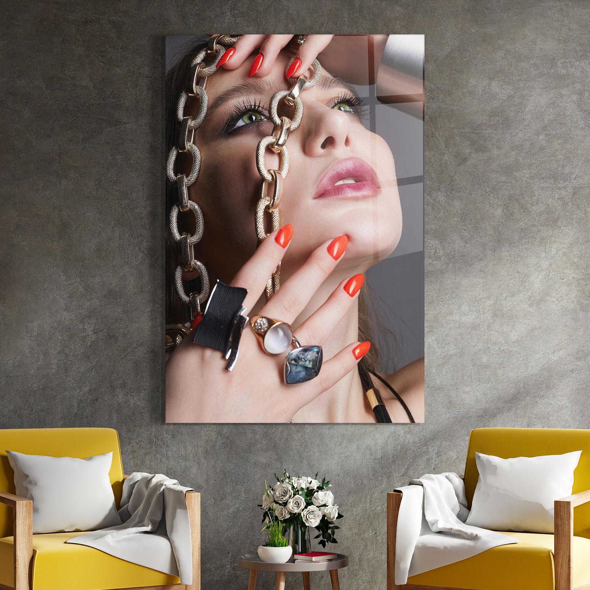 Tablou Sticla Big Chain Woman mockup 4