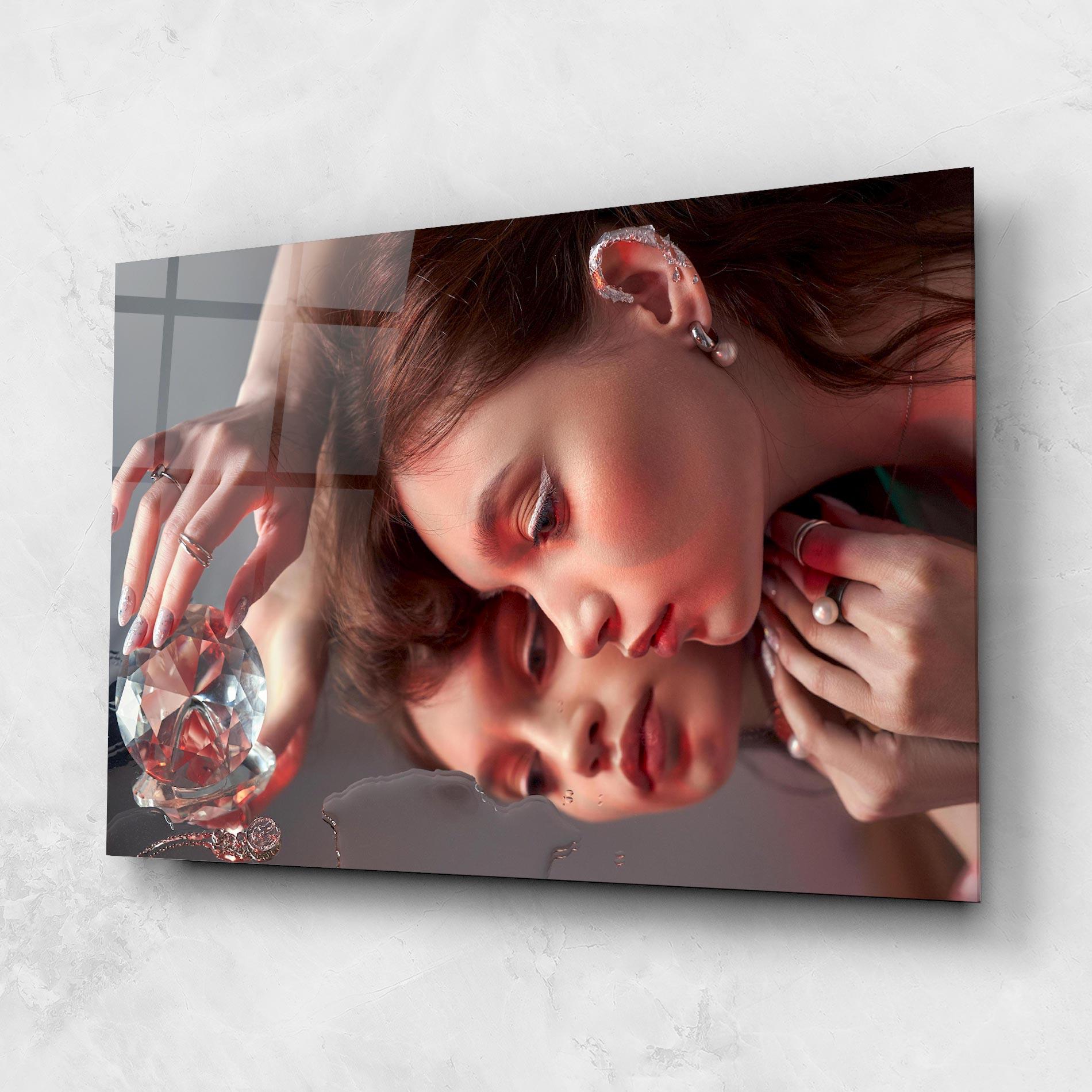 Tablou Sticla Big Diamond Hand mockup 1