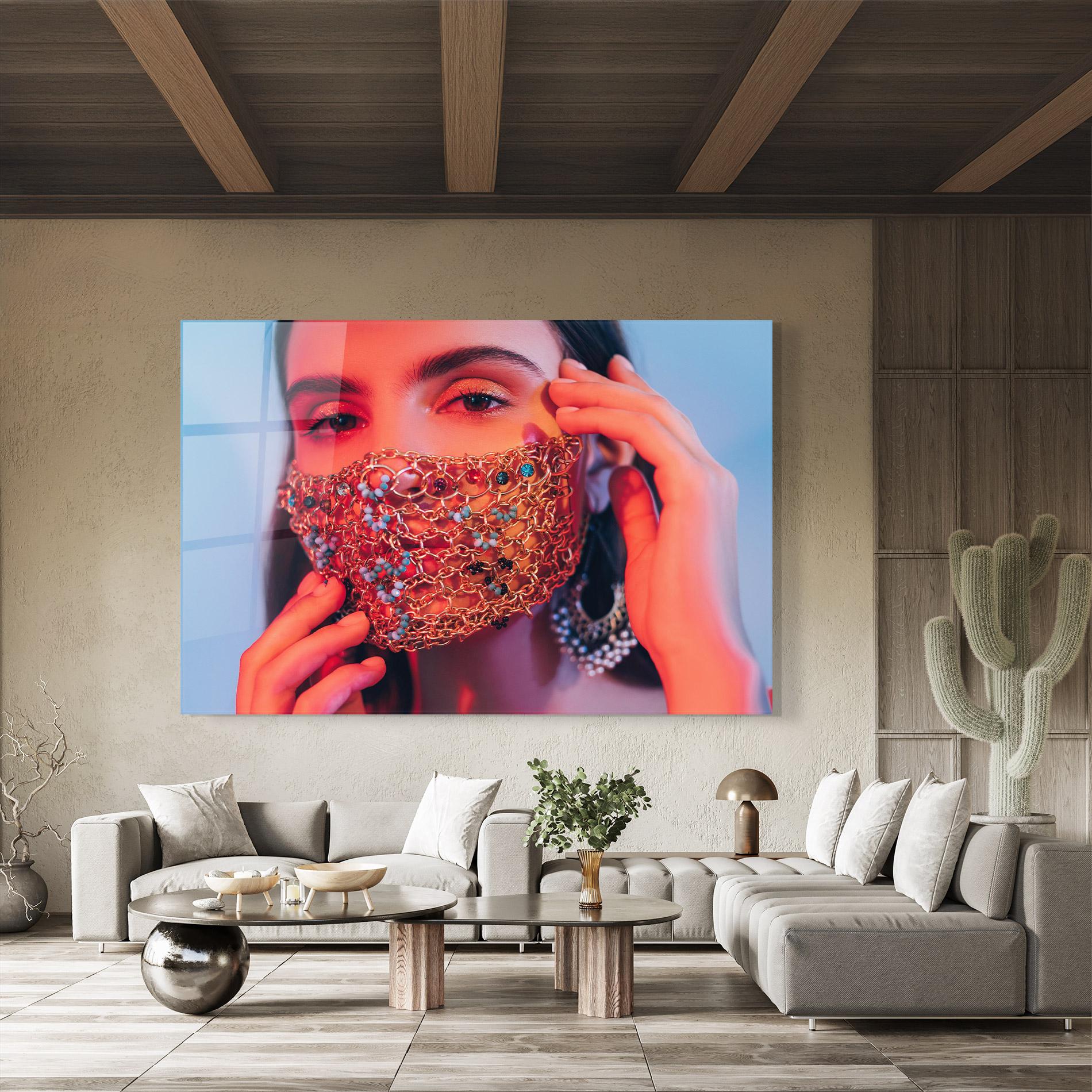 Tablou Sticla Gold Chain Face Mask mockup 8