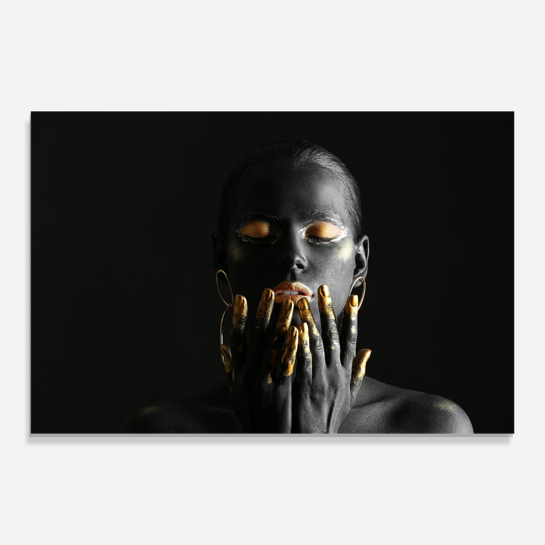 Tablou Sticla Black Golden Makeup mockup 0