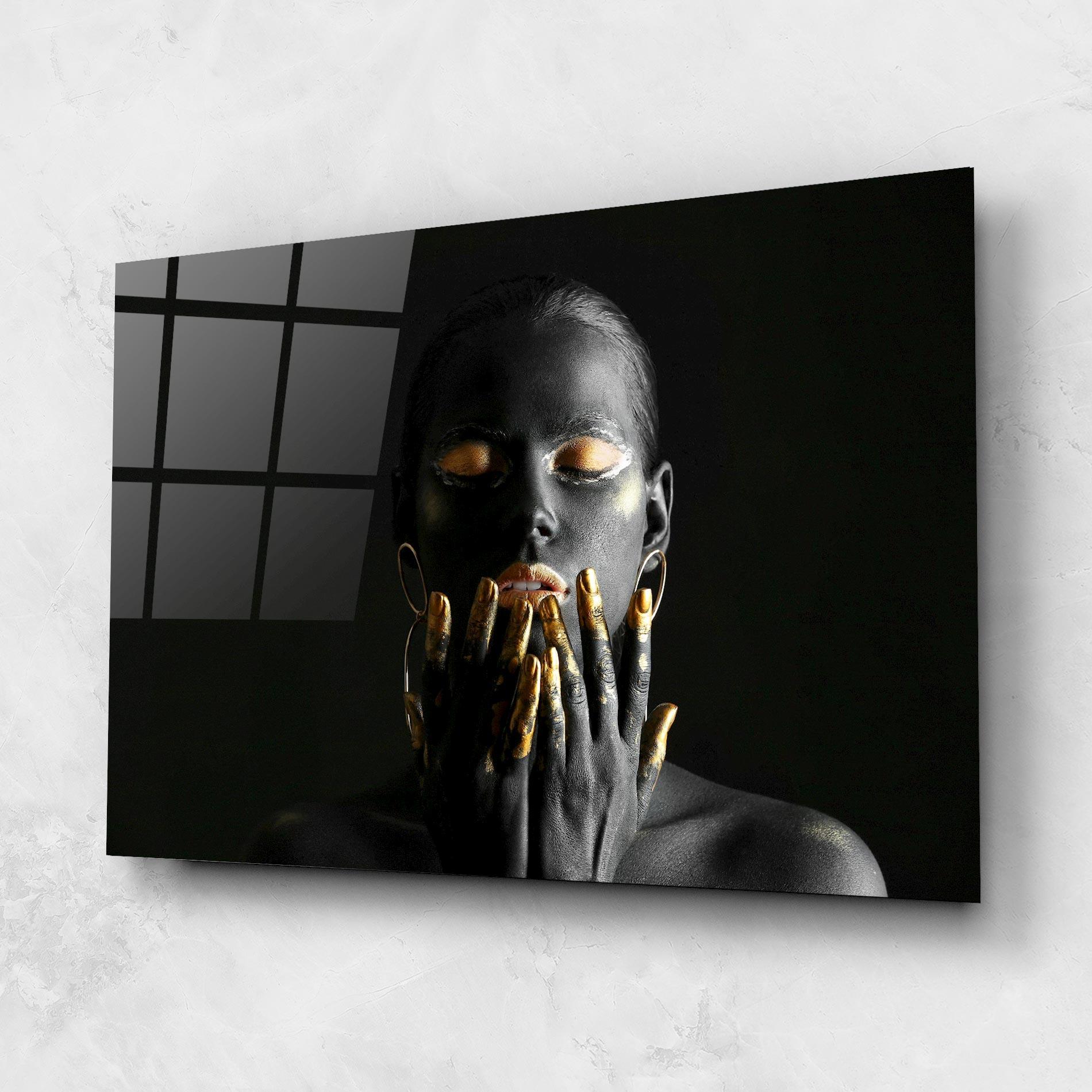 Tablou Sticla Black Golden Makeup mockup 1