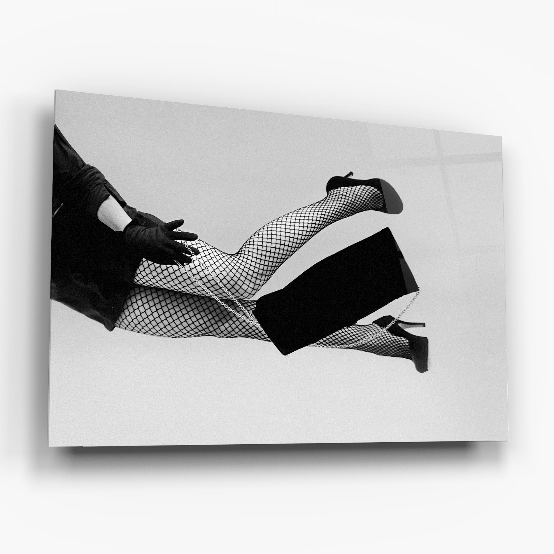 Tablou Sticla Black Outfit Woman mockup 6