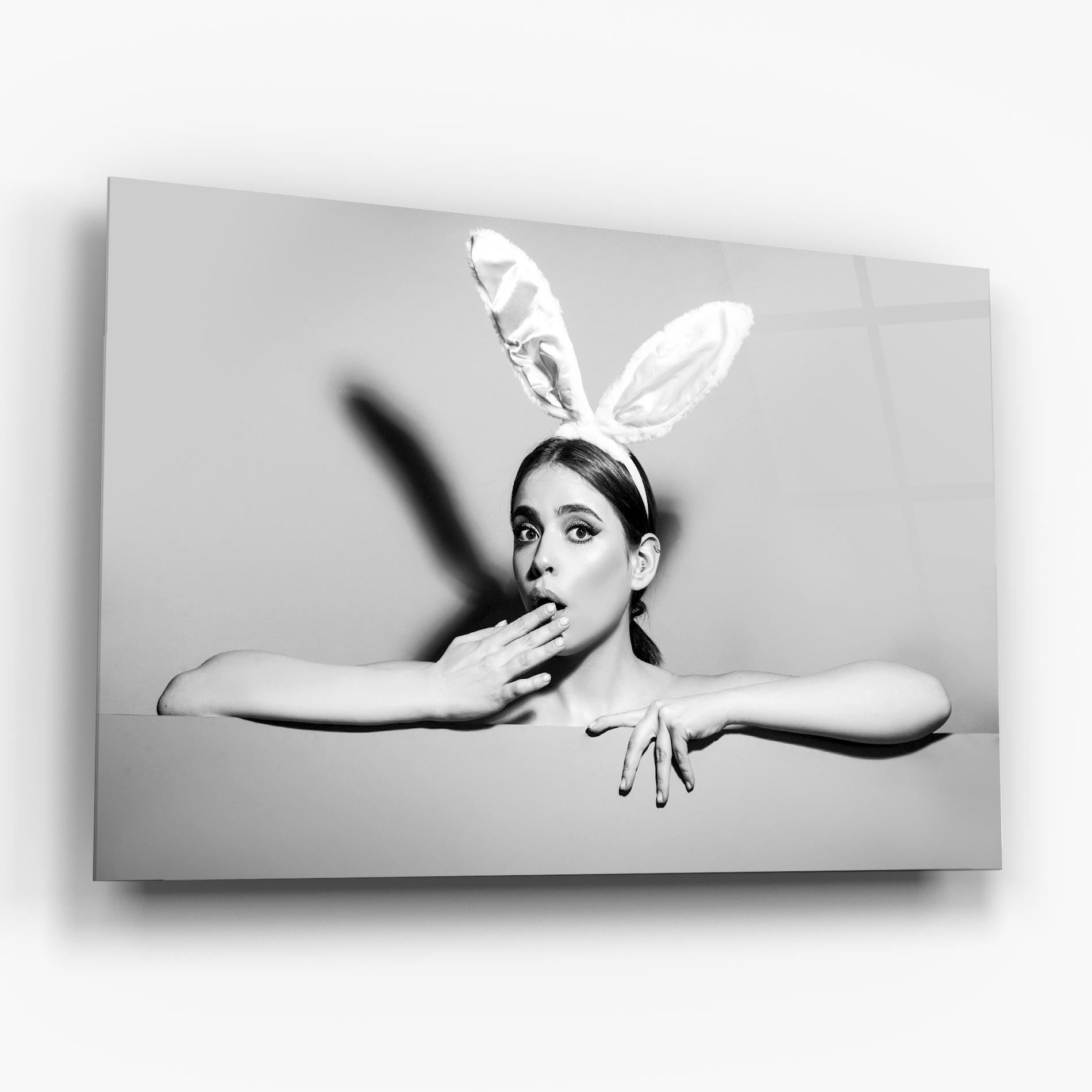 Tablou Sticla Bunny Ears Peeking mockup 6
