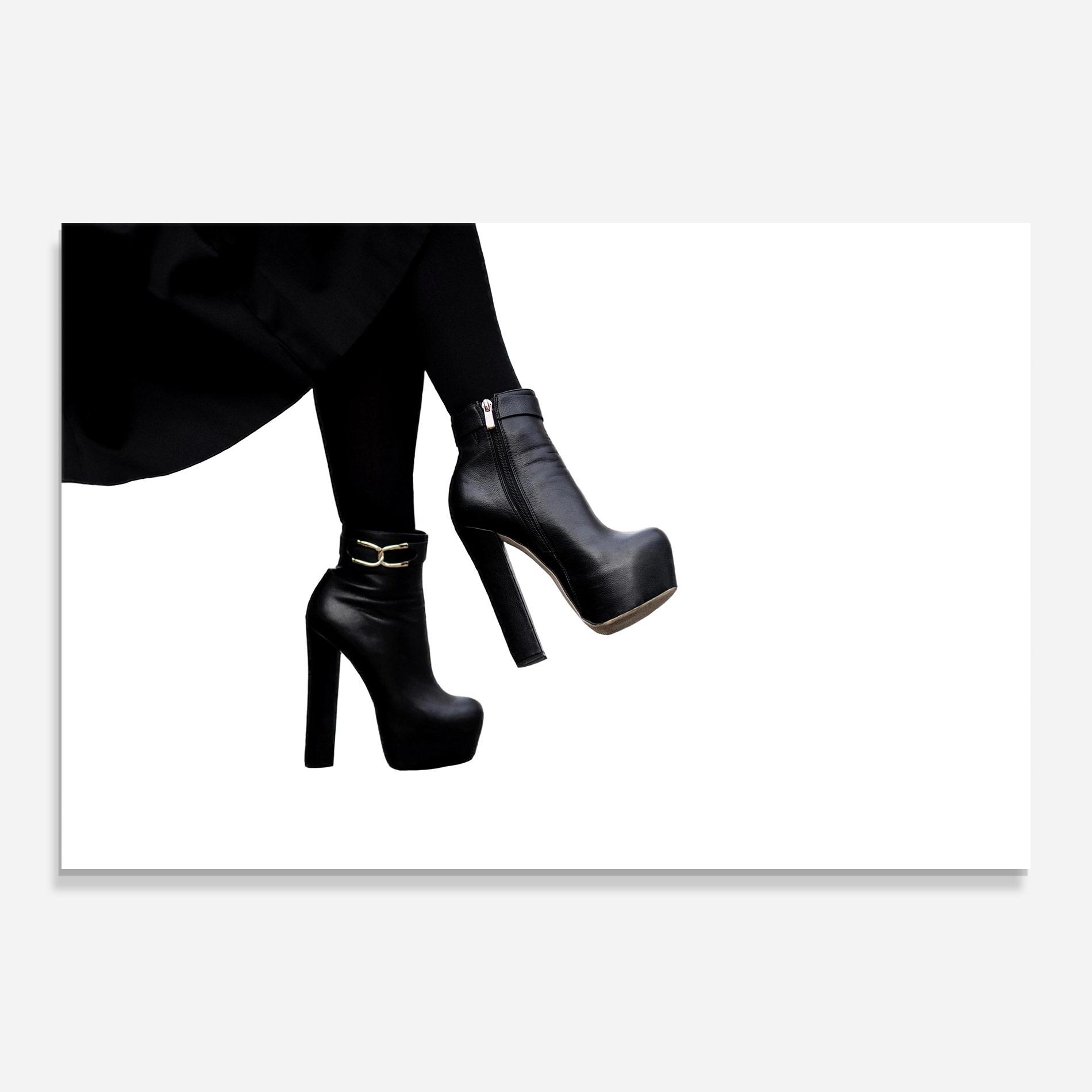 Tablou Sticla High Heeled Boots mockup 0