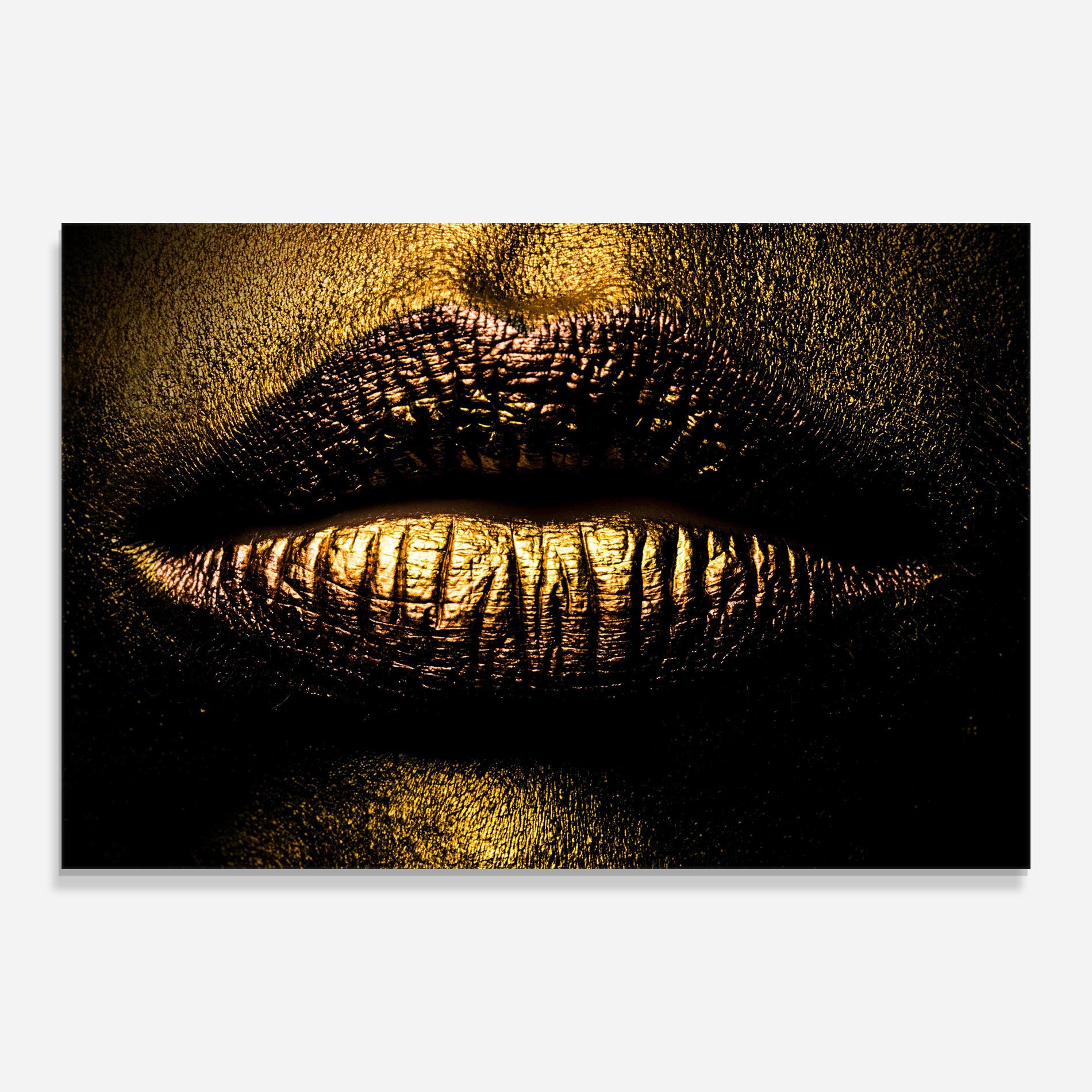 Gold Metal Lips mockup 0