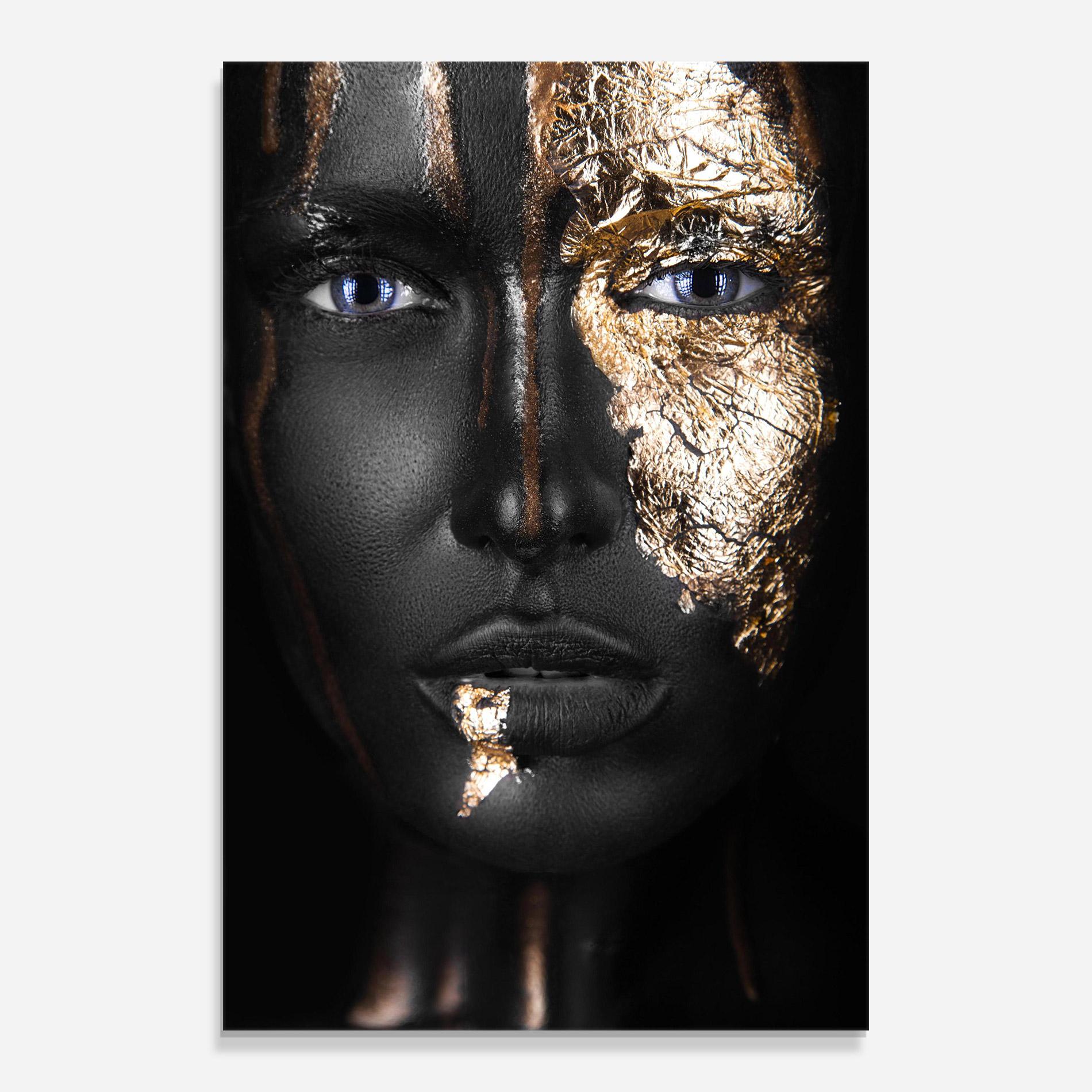 Tablou Sticla Golden Face mockup 0