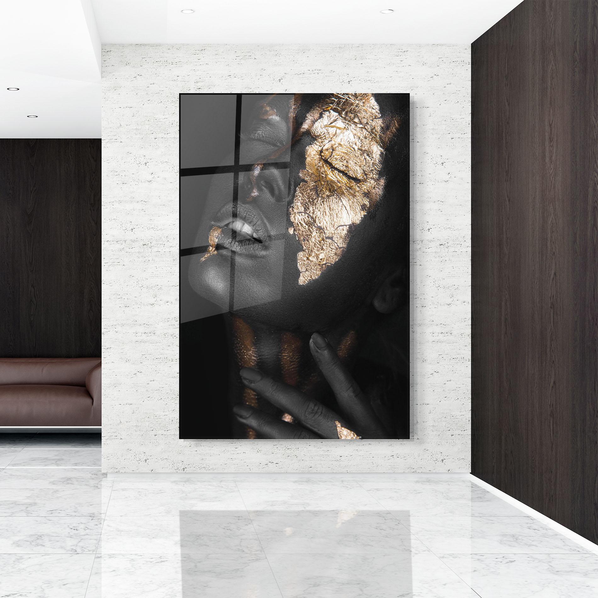 Tablou Sticla Darkskinned Gold Art mockup 9