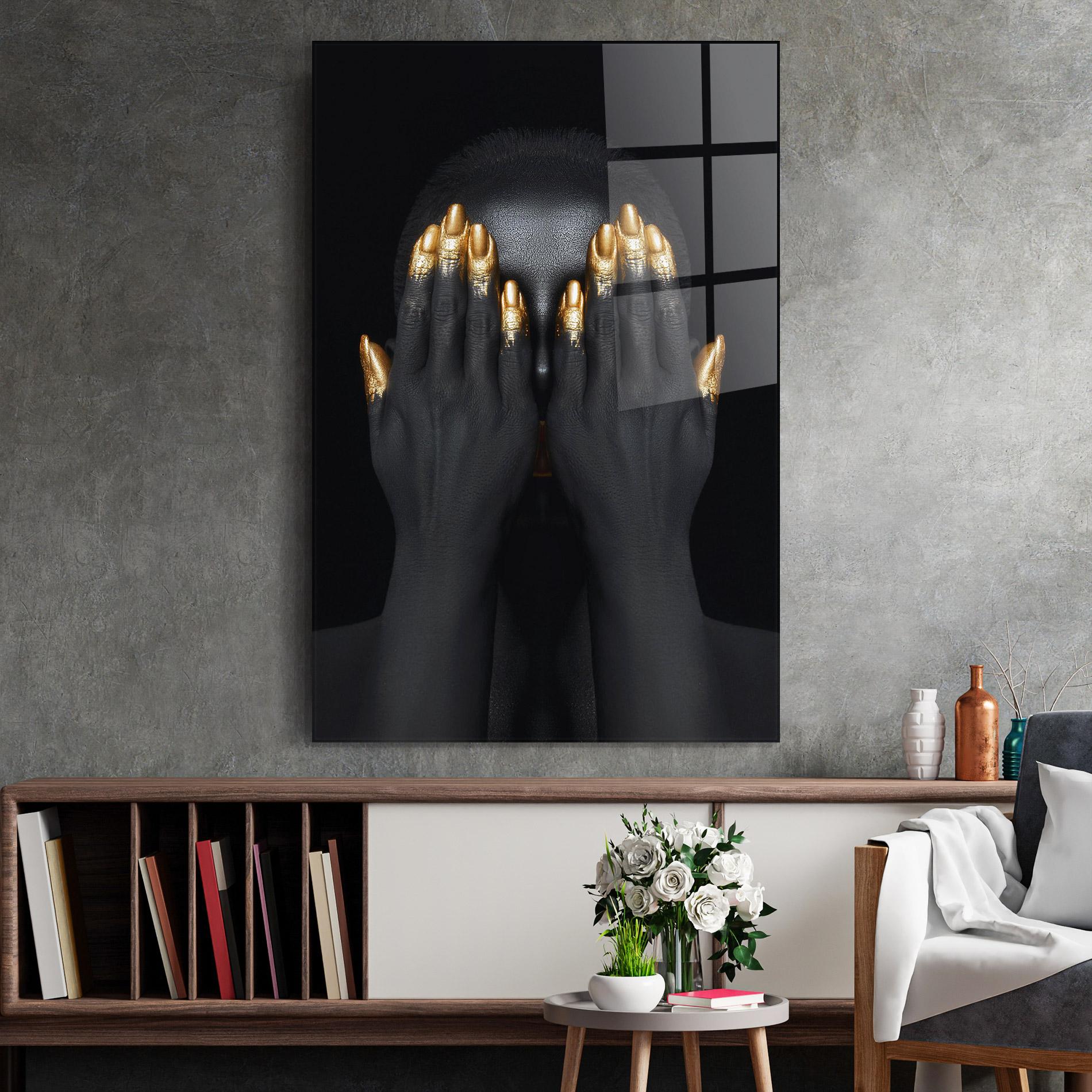 Tablou Sticla Gold Fingertips Chain mockup 2