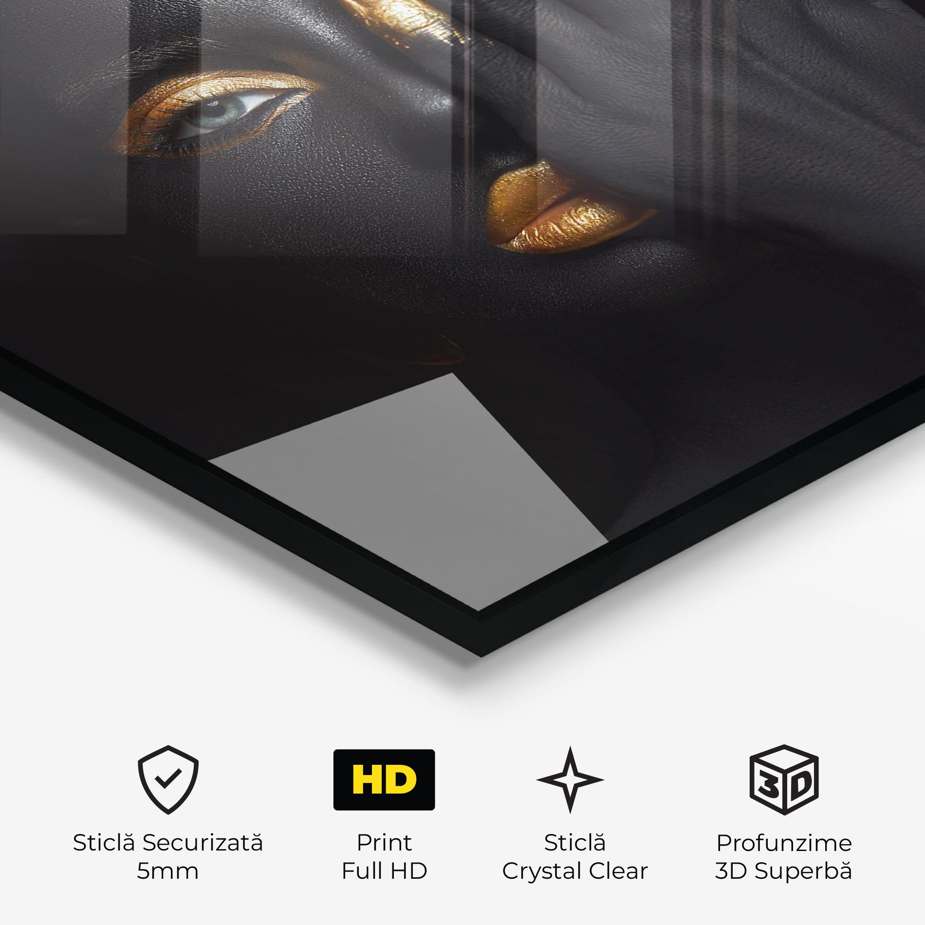 Tablou Sticla Gold Makeup Chain mockup 3