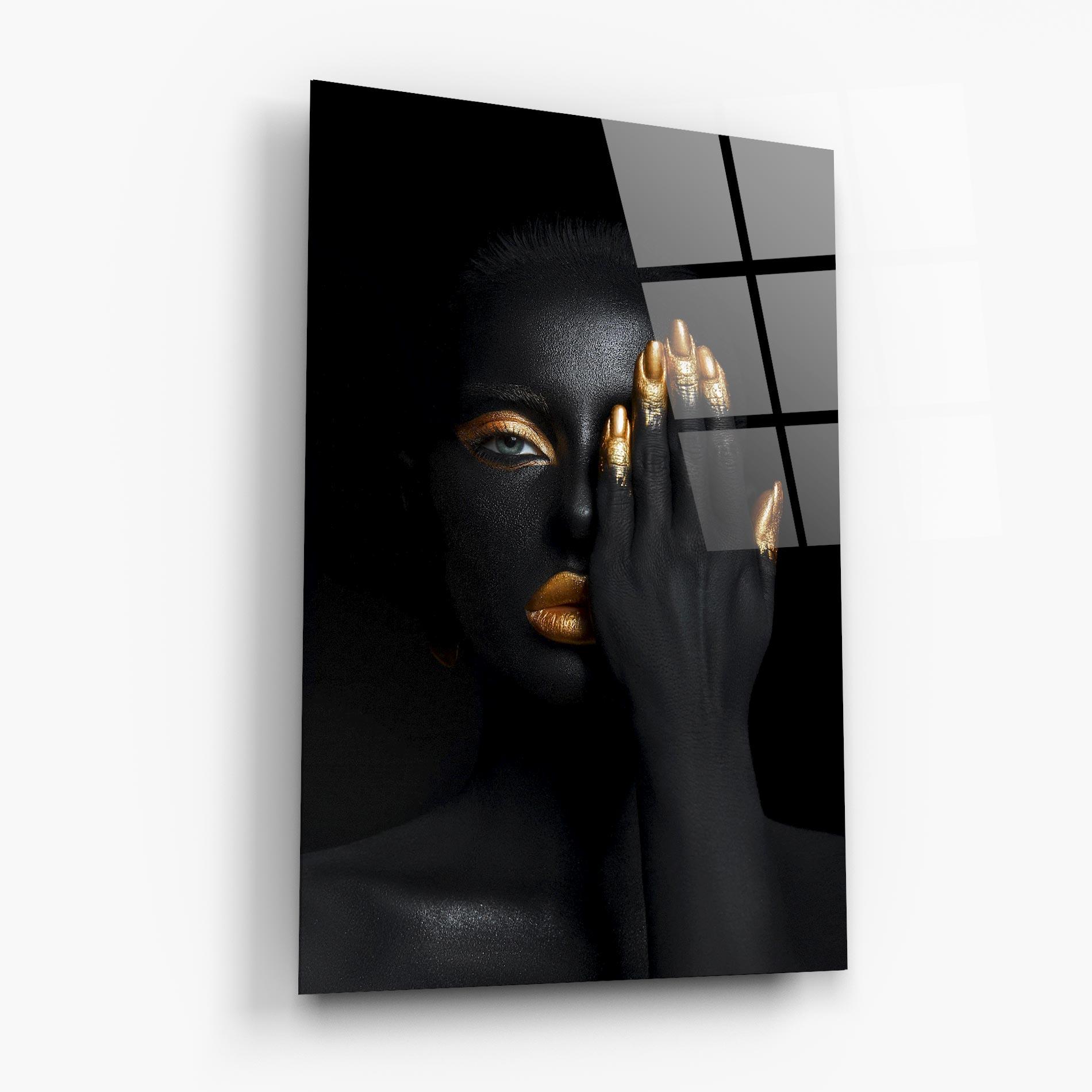 Tablou Sticla Gold Makeup Chain mockup 6