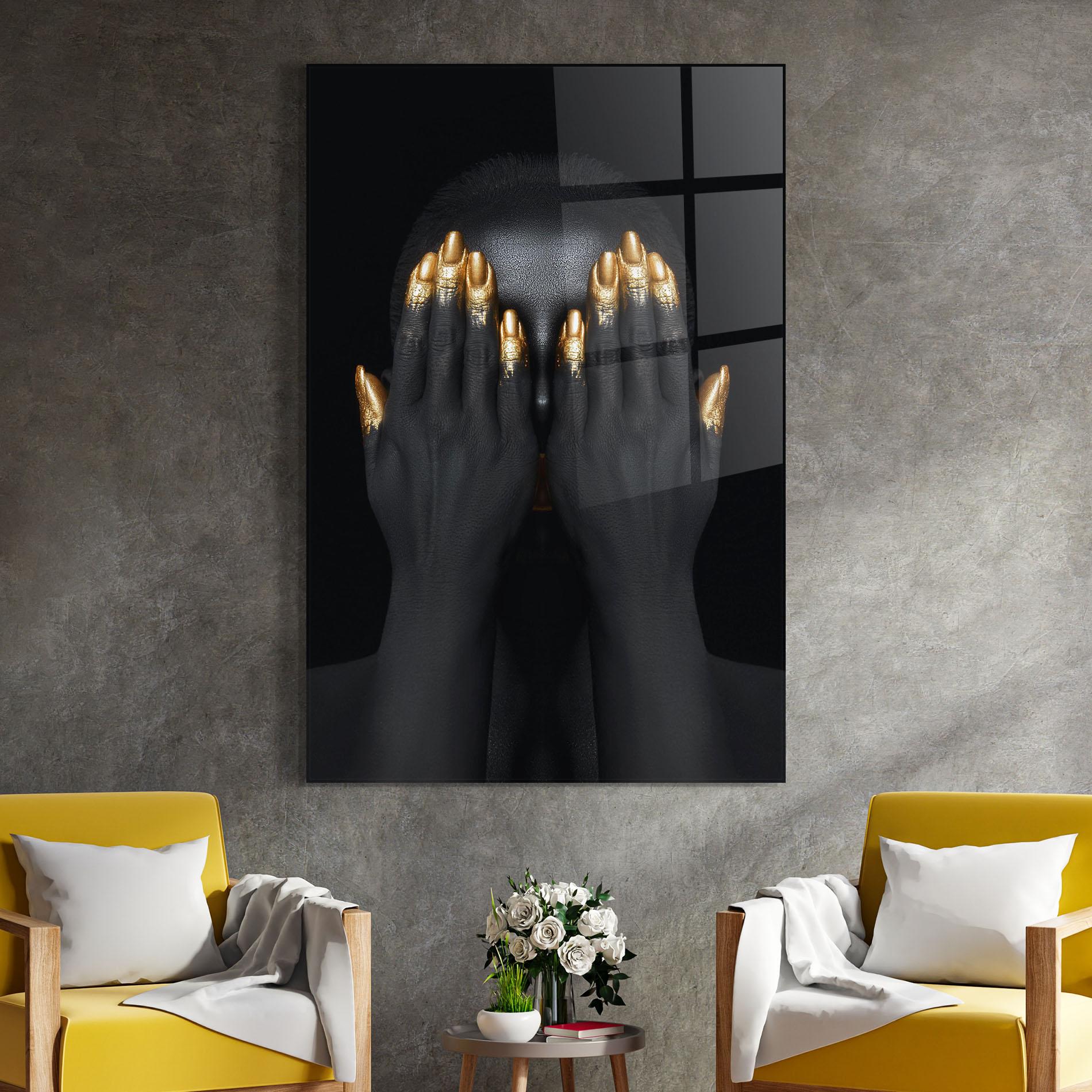 Tablou Sticla Gold Fingertips Chain mockup 4