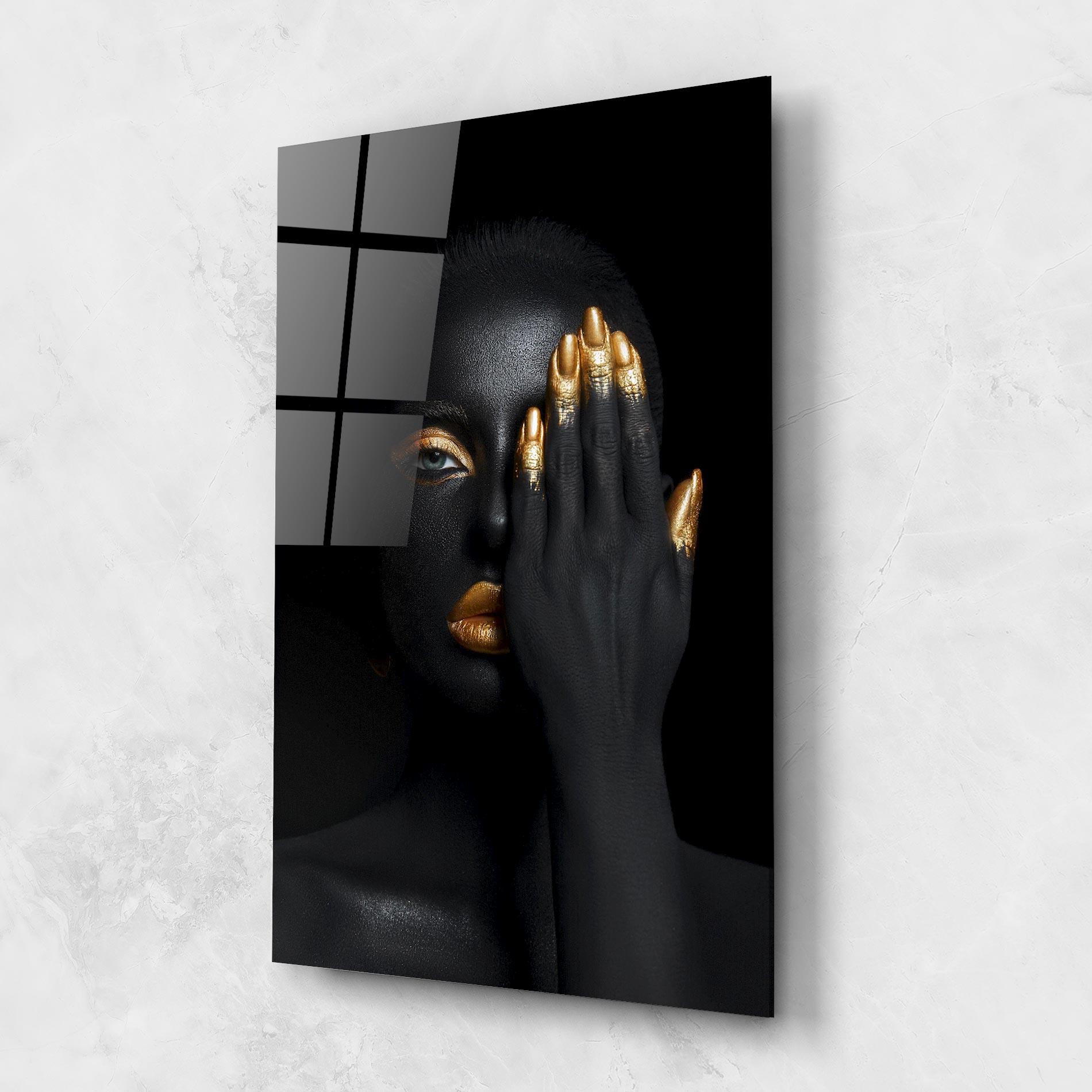 Tablou Sticla Gold Makeup Chain mockup 1