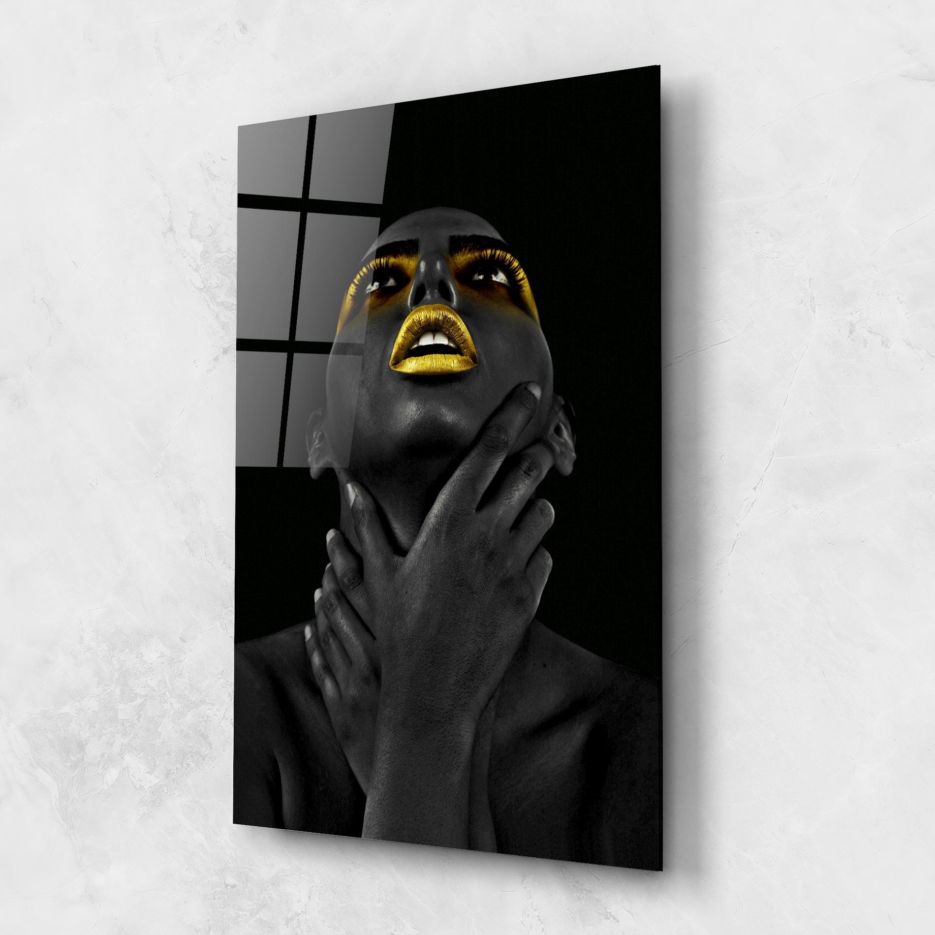 Tablou Sticla Golden Lips Women mockup 1
