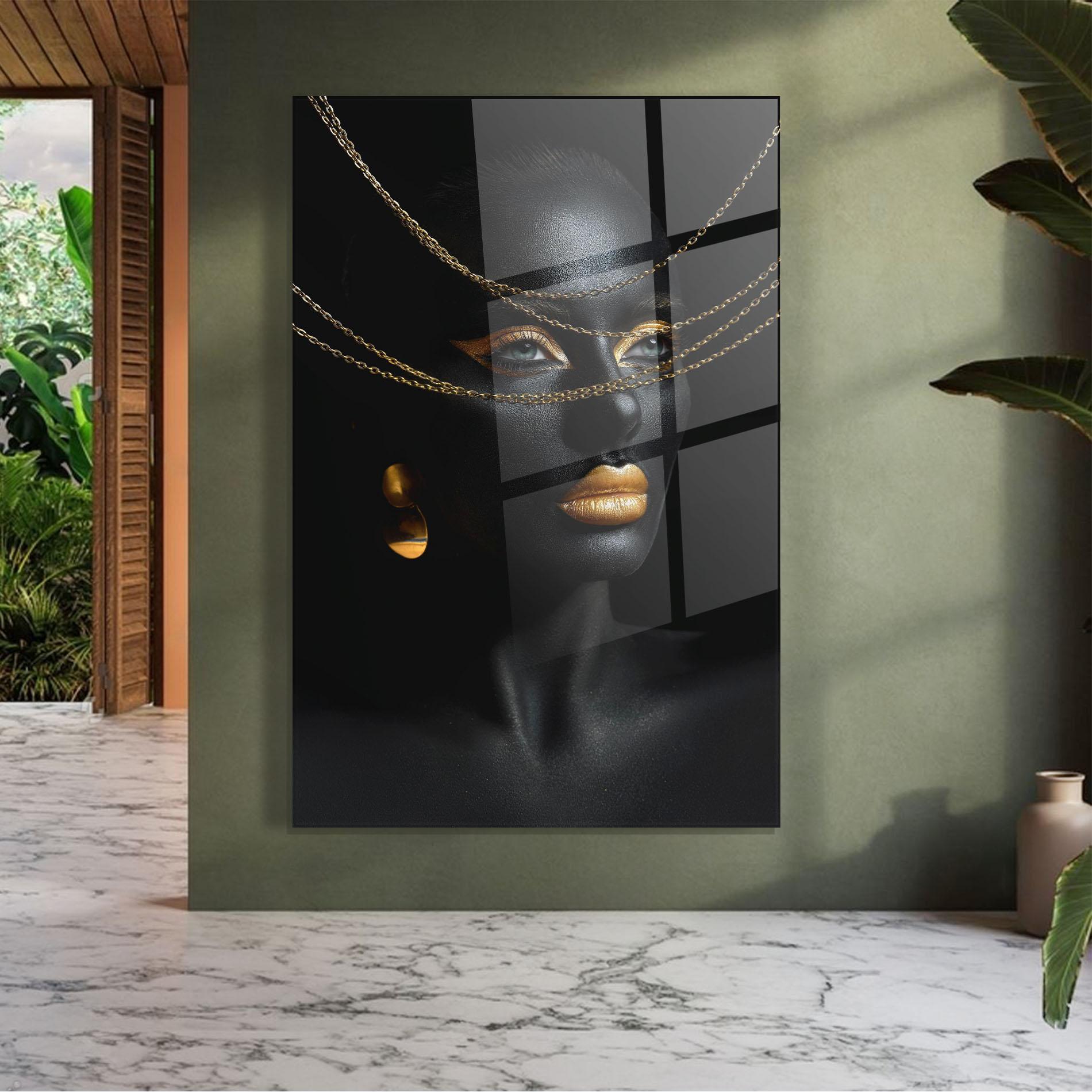 Tablou Sticla Gold Chain Woman mockup 7