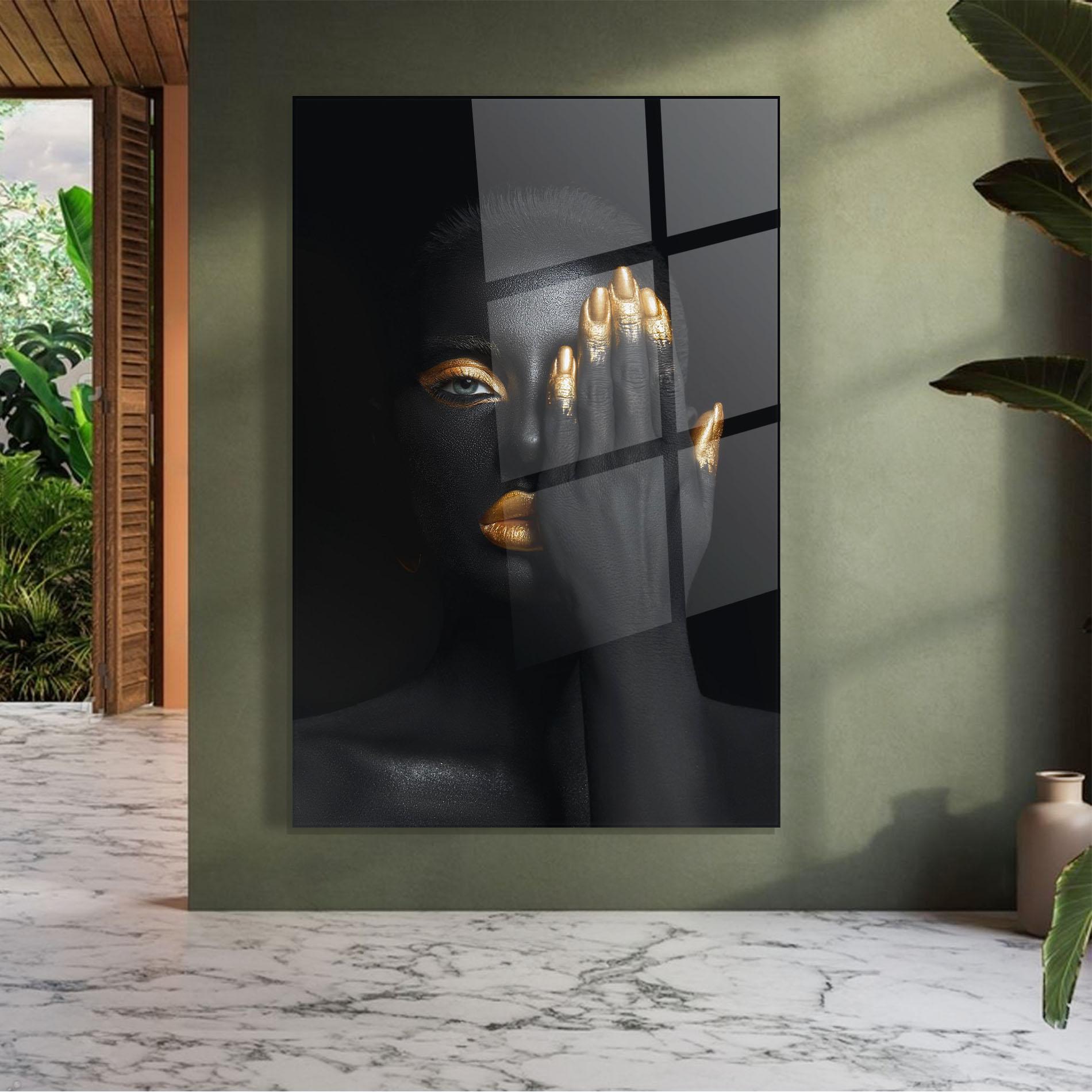 Tablou Sticla Gold Makeup Chain mockup 7