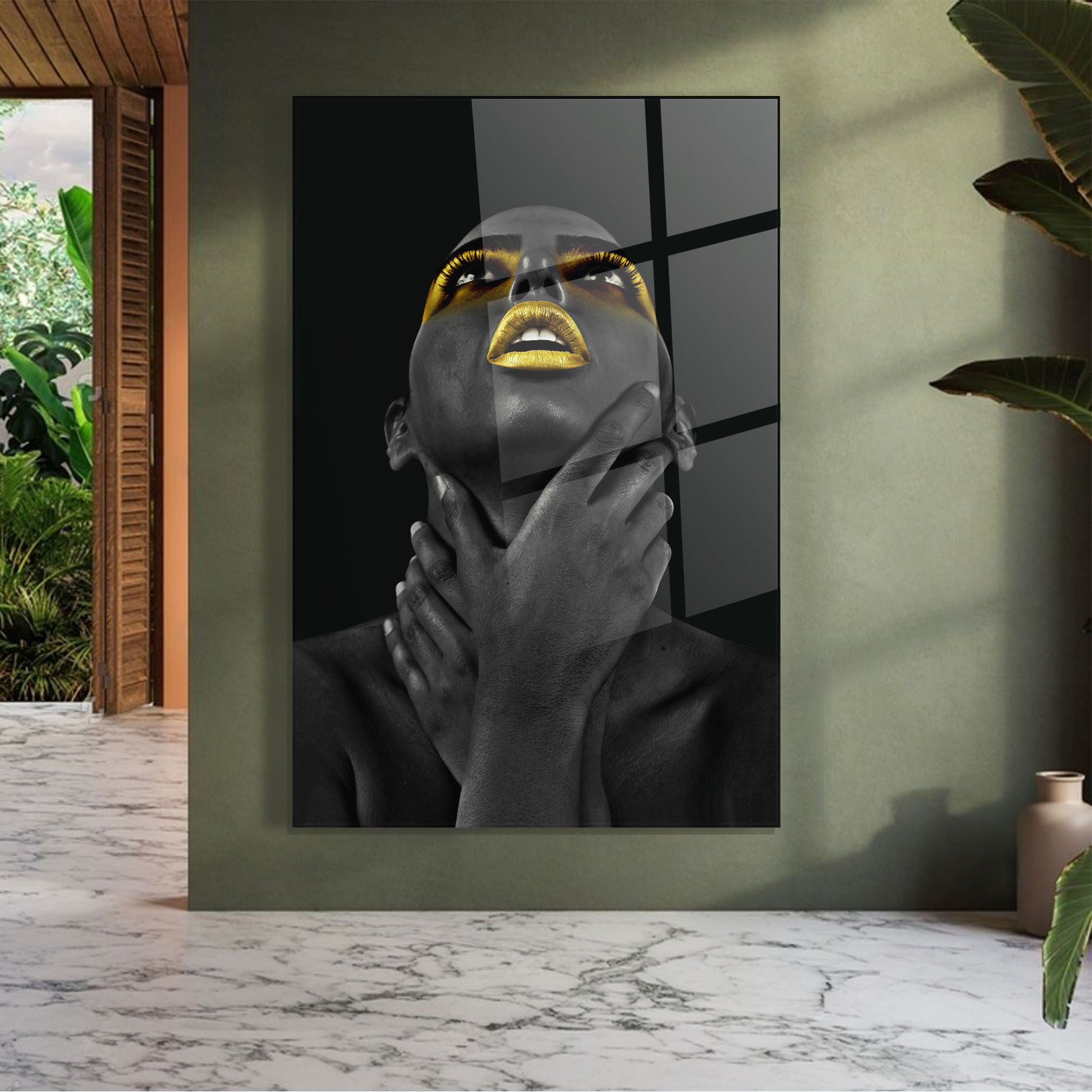 Golden Lips Women mockup 7