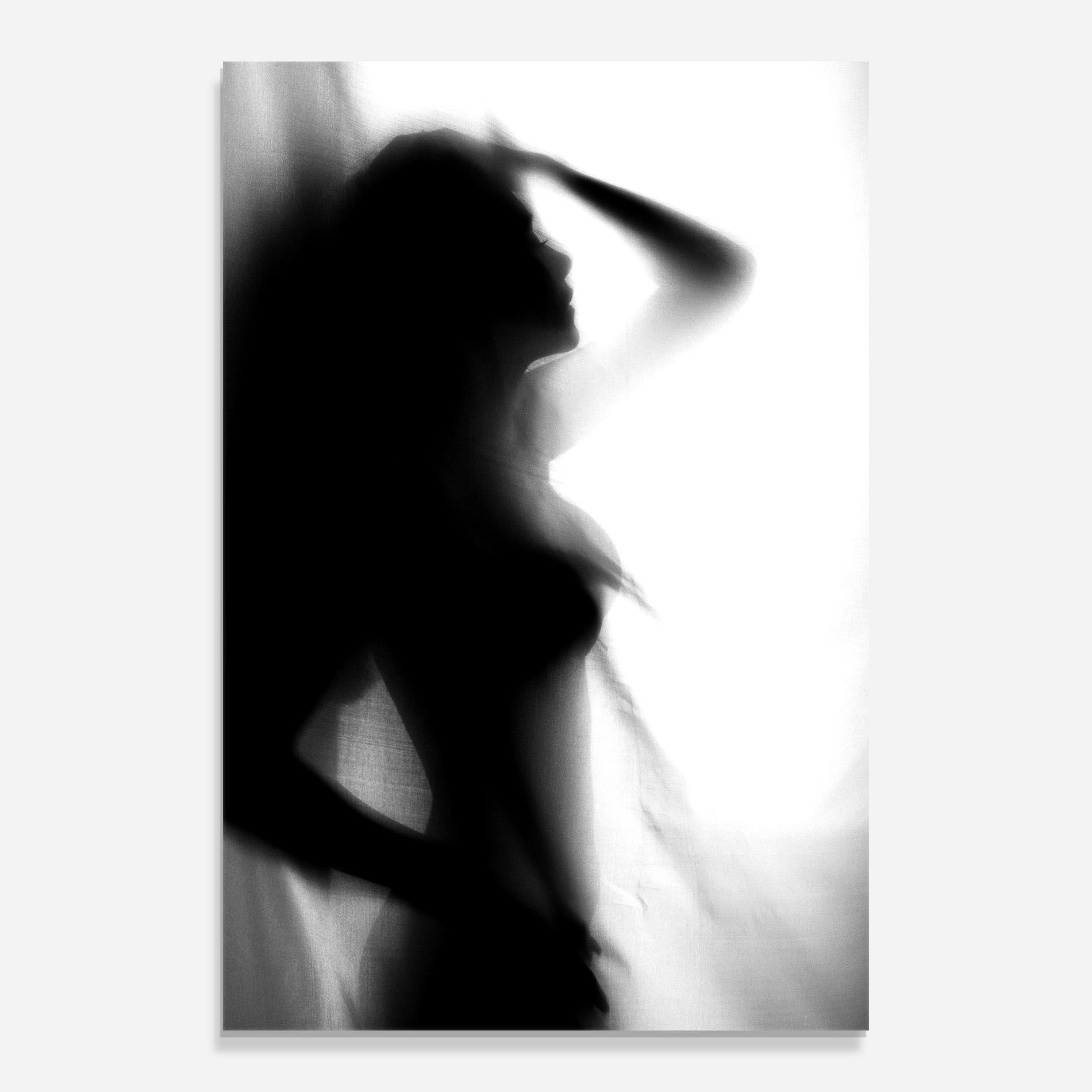 Tablou Sticla Blurred Girl mockup 0